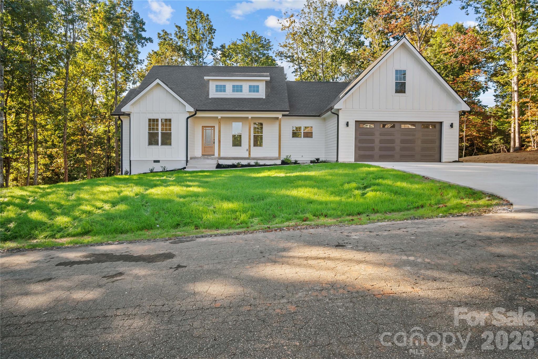 Single Family Residence at 436 Dublin Lane, Columbus, photo 2 of 72