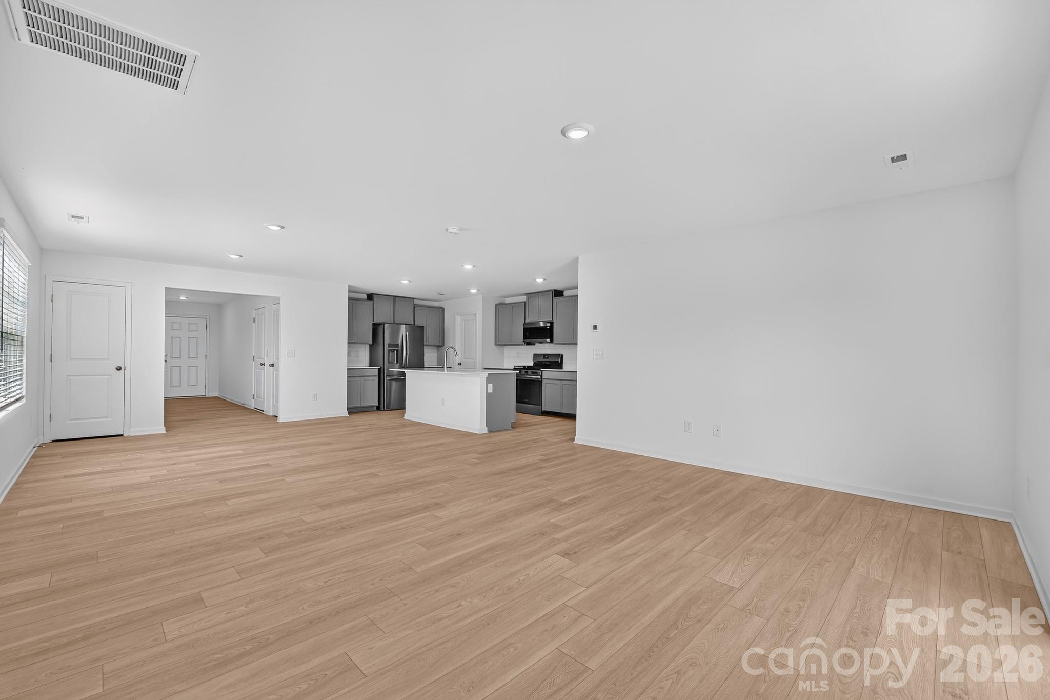 Single Family Residence at 733 Bechamel Avenue, York, photo 6 of 16