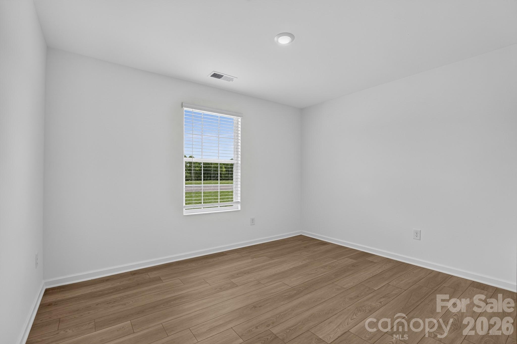 Single Family Residence at 733 Bechamel Avenue, York, photo 8 of 16