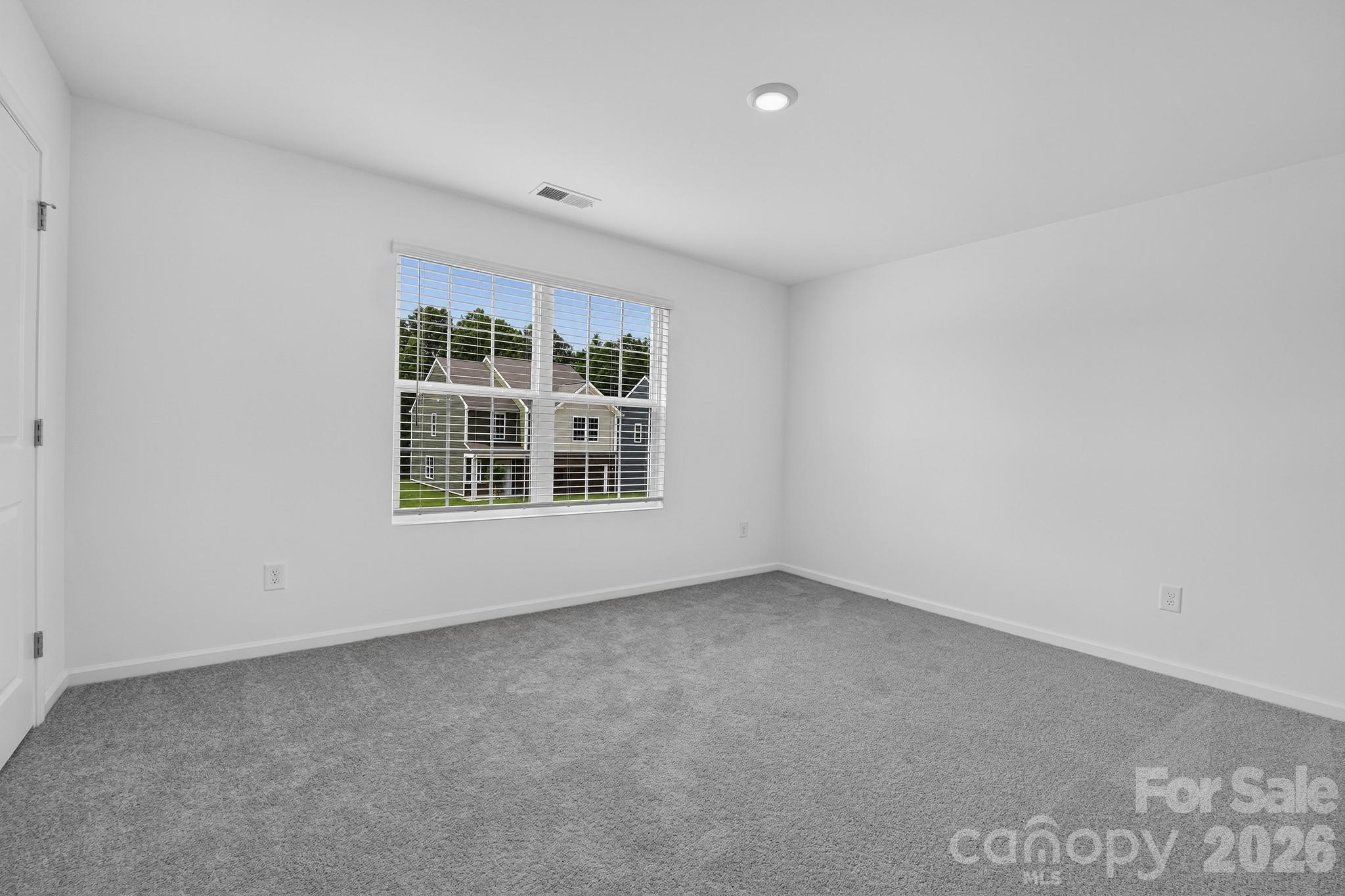 Single Family Residence at 733 Bechamel Avenue, York, photo 12 of 16