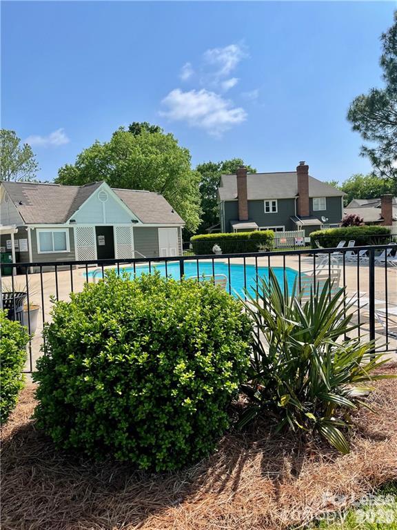 Townhouse at 2714 Von Thuringer Court, Charlotte, photo 4 of 4