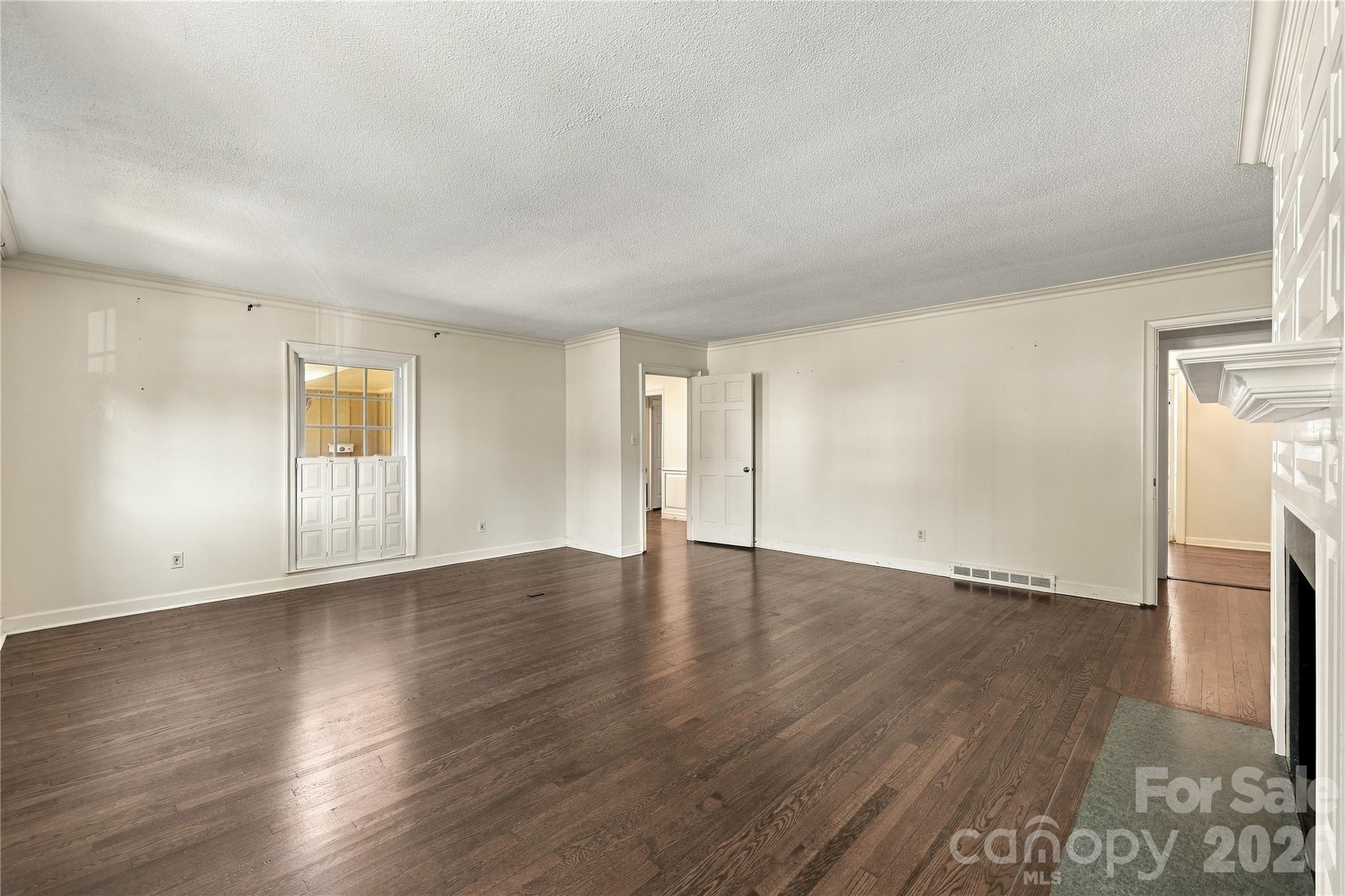 Single Family Residence at 512 Lakeside Drive, Statesville, photo 6 of 44