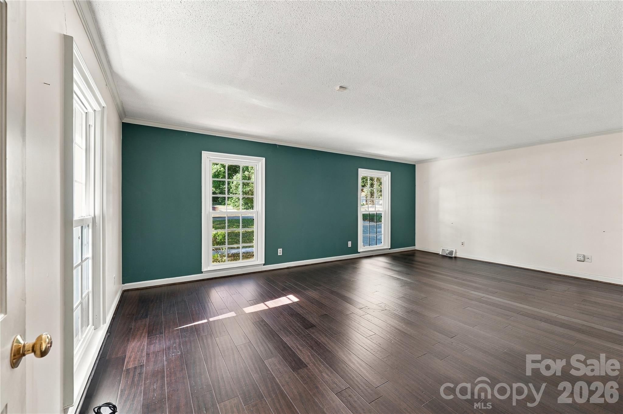 Single Family Residence at 512 Lakeside Drive, Statesville, photo 8 of 44