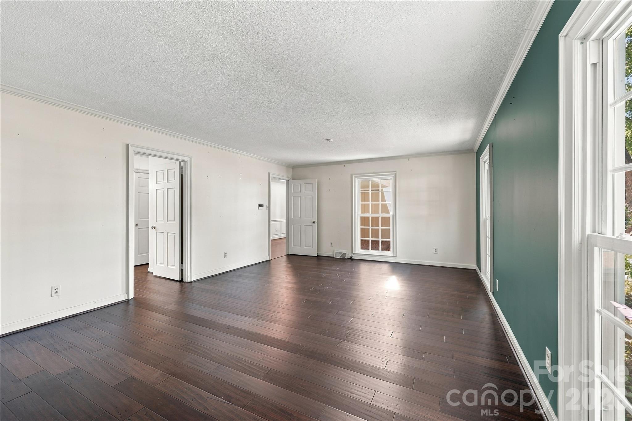 Single Family Residence at 512 Lakeside Drive, Statesville, photo 9 of 44