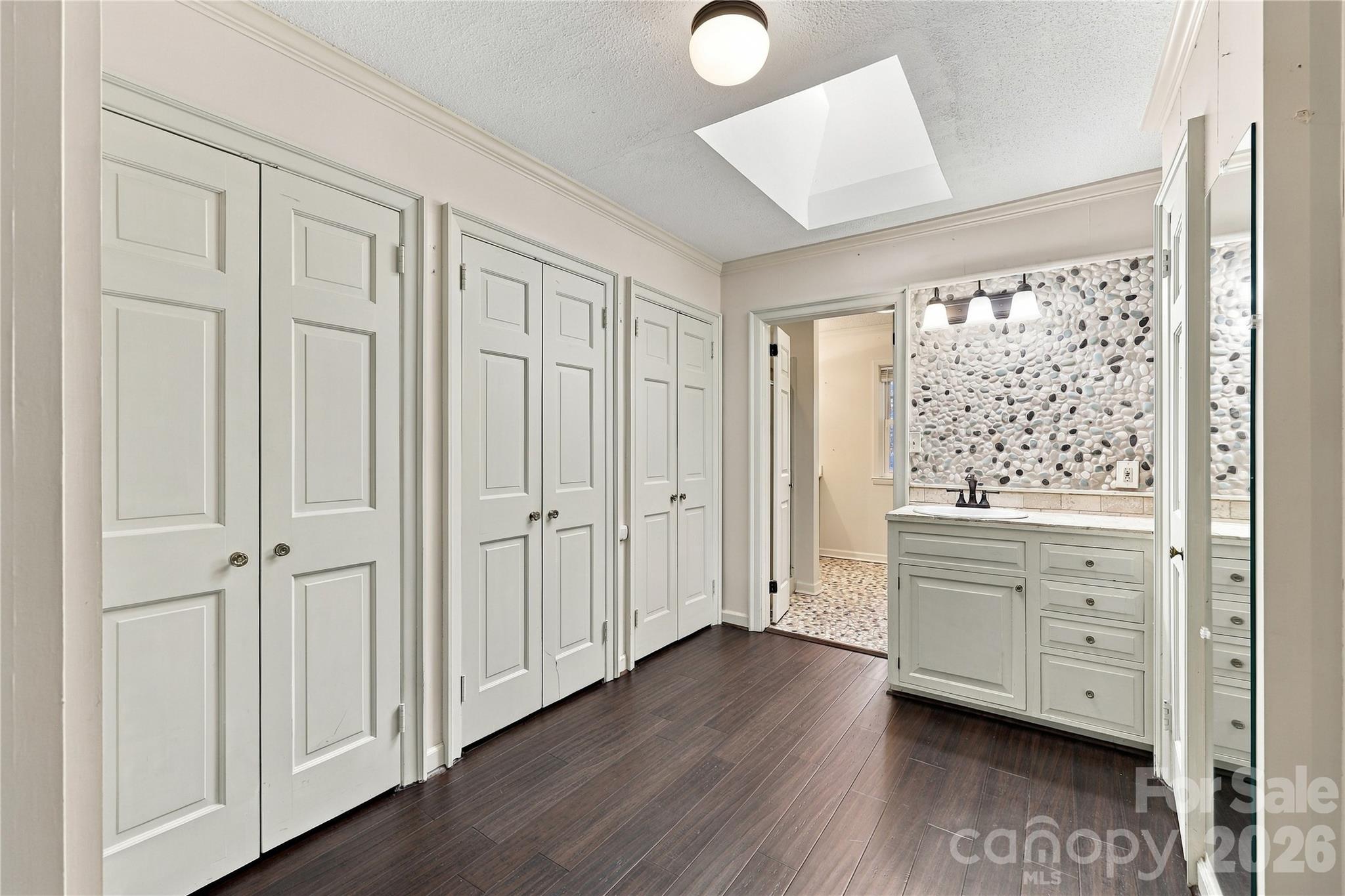 Single Family Residence at 512 Lakeside Drive, Statesville, photo 10 of 44