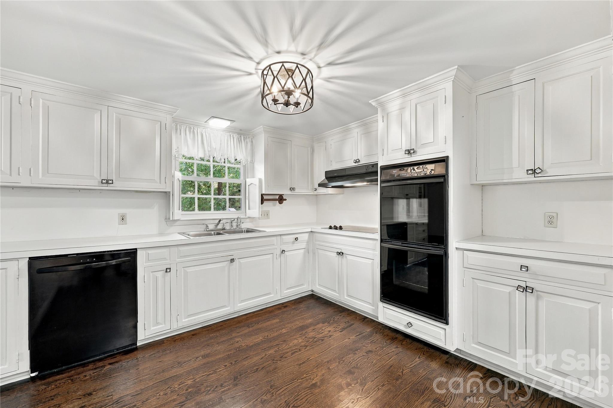 Single Family Residence at 512 Lakeside Drive, Statesville, photo 21 of 44