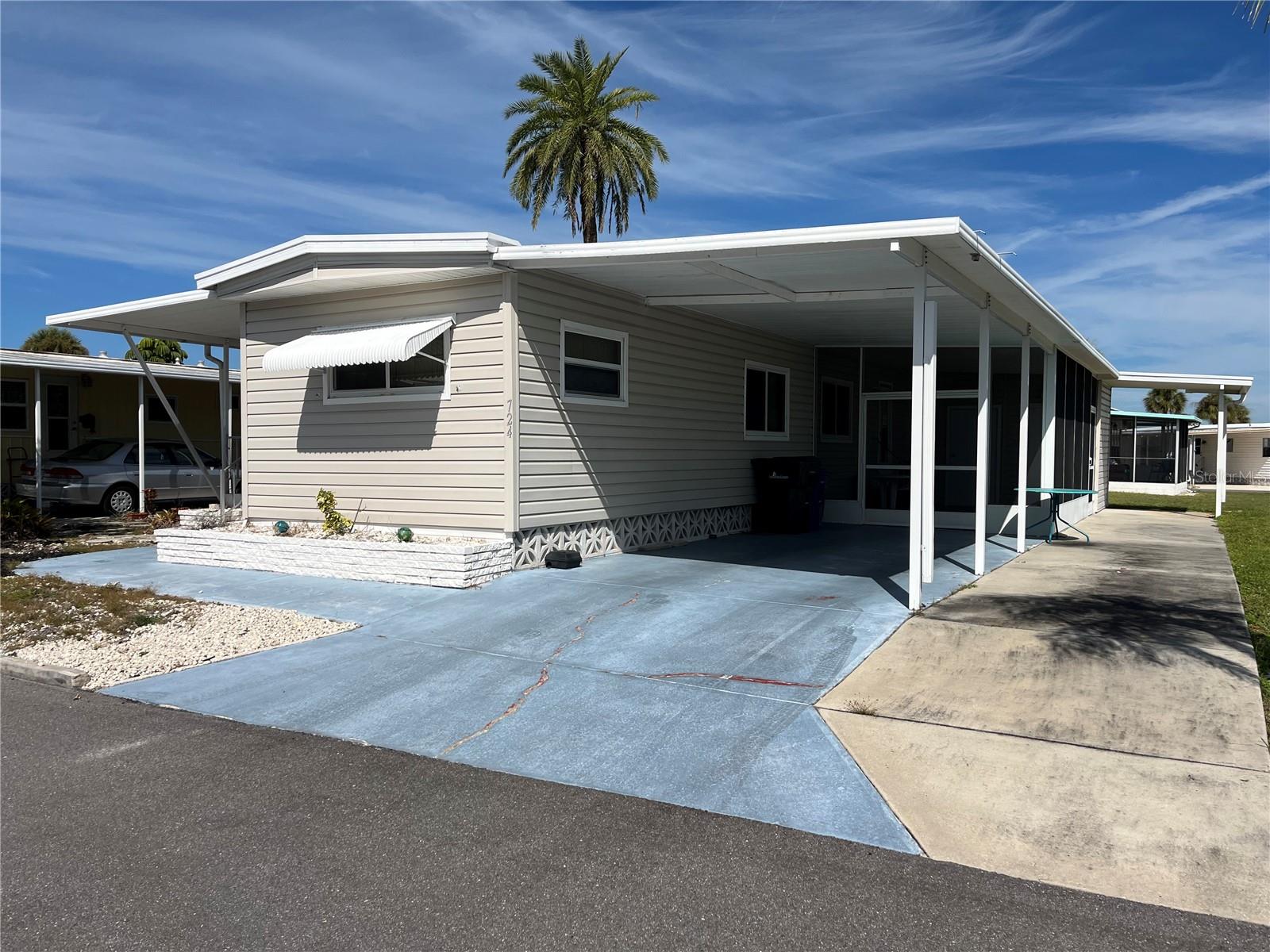 Mobile Home at 724 LOCARNO DR, VENICE