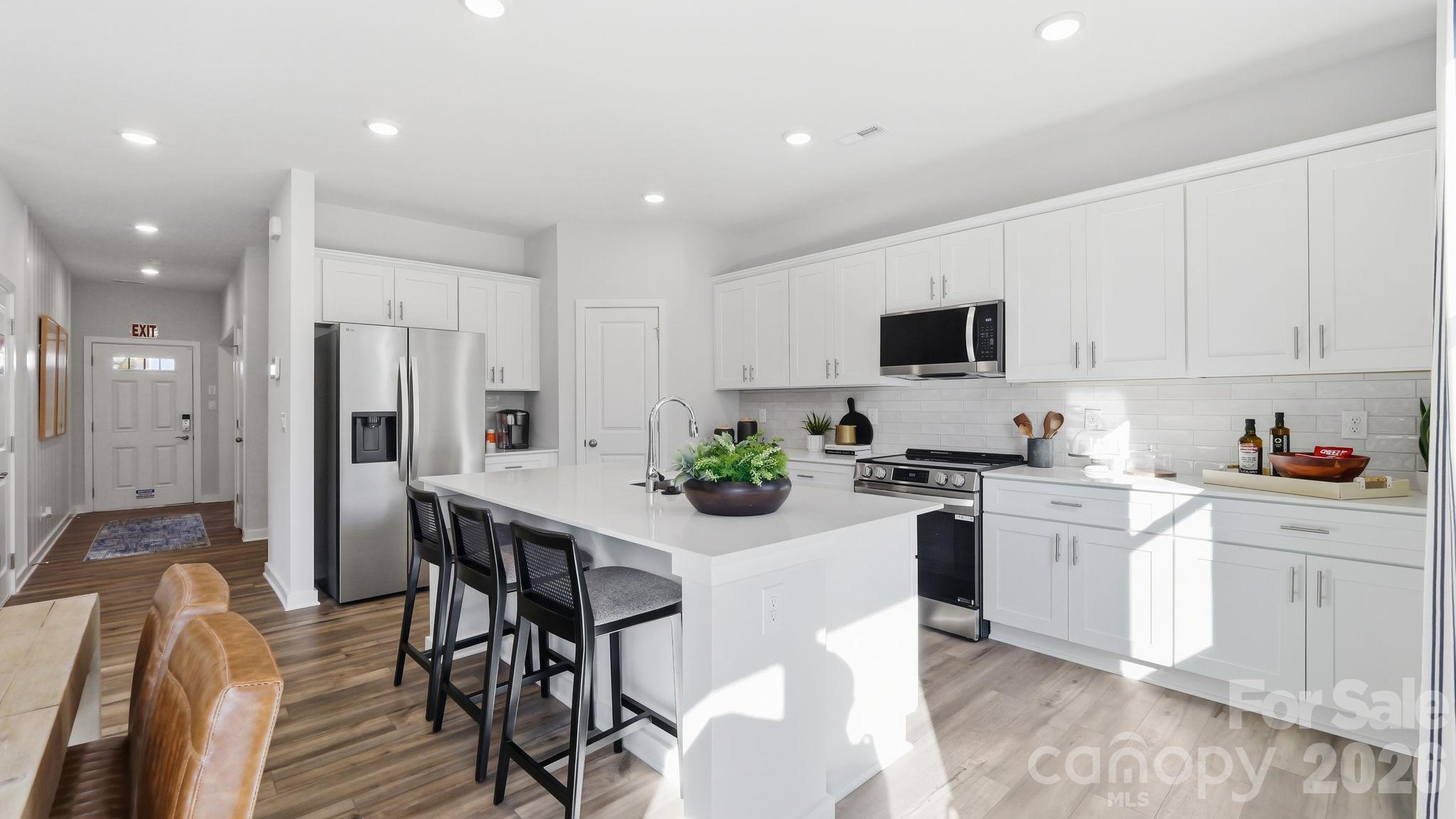 Single Family Residence at 1157 Skybrook Court, Newton, photo 9 of 25