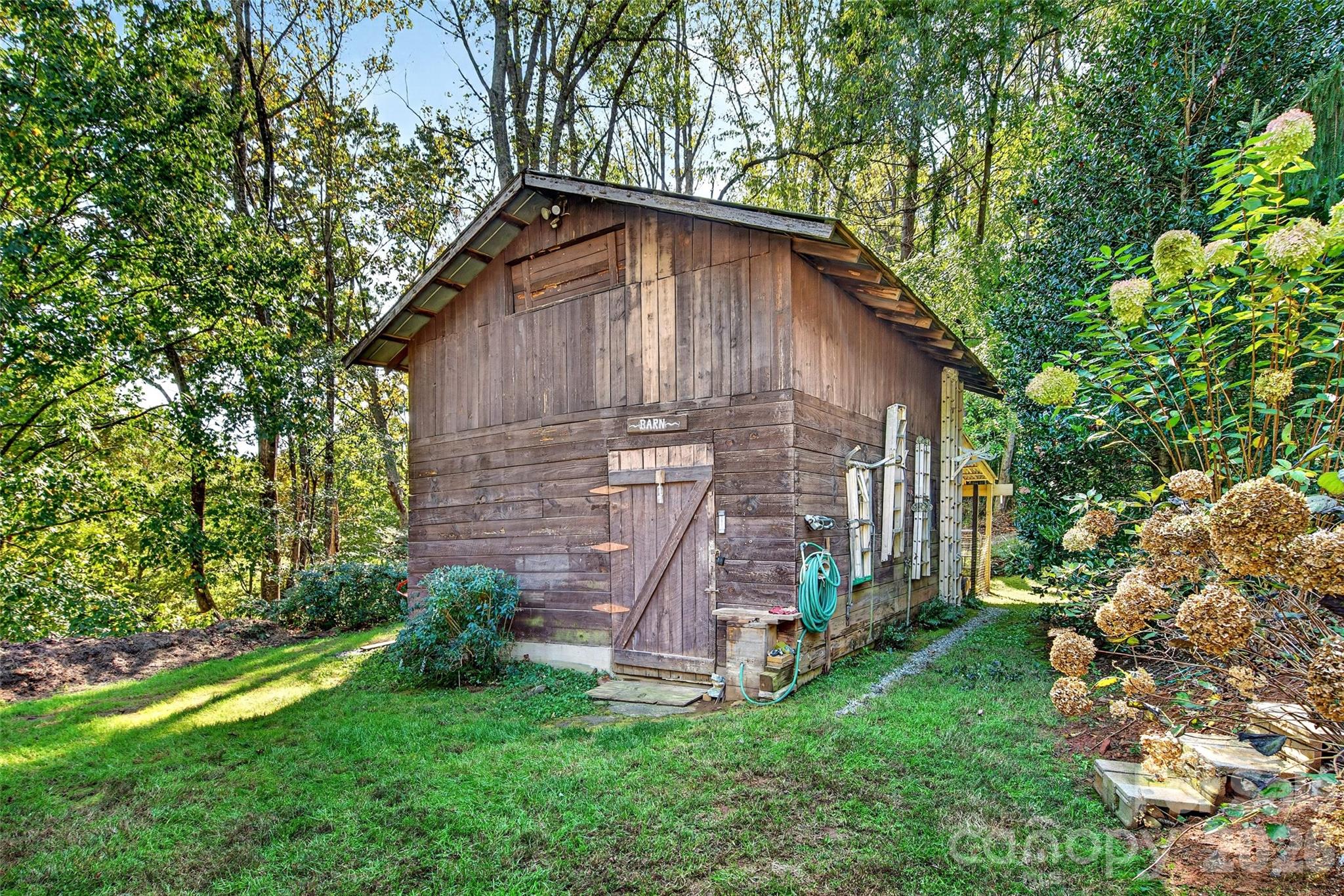 Barn - 337 & 345 Avery Creek Road, Arden