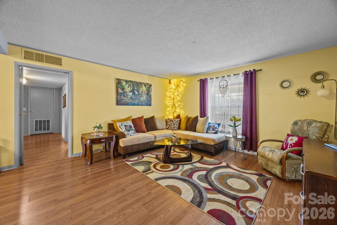 open floor plan - 2638 Park Road, Charlotte
