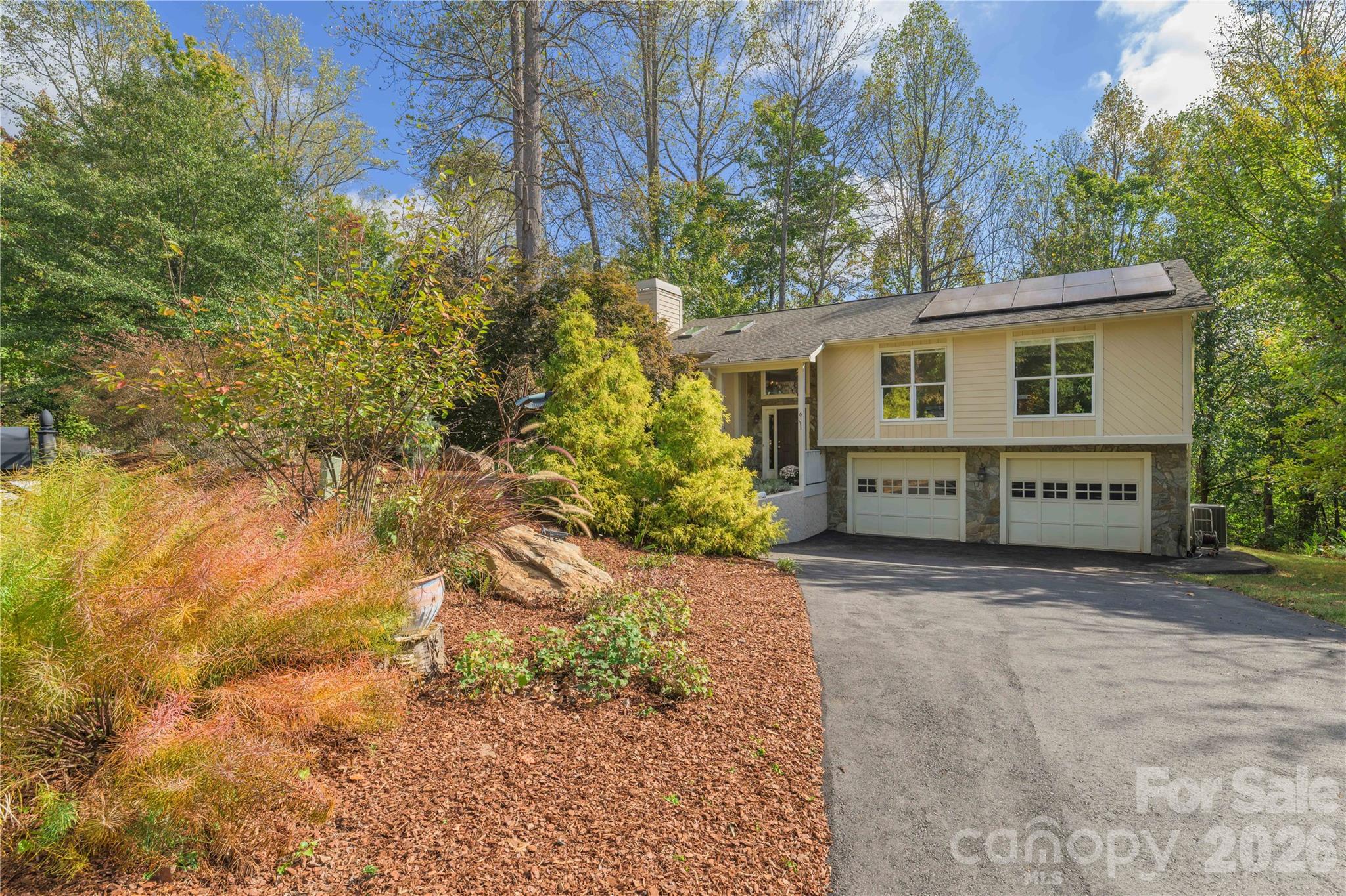Parting shot of 6 Eagles Nest Lane.Wonderful all around. - 6 Eagles Nest Lane, Asheville
