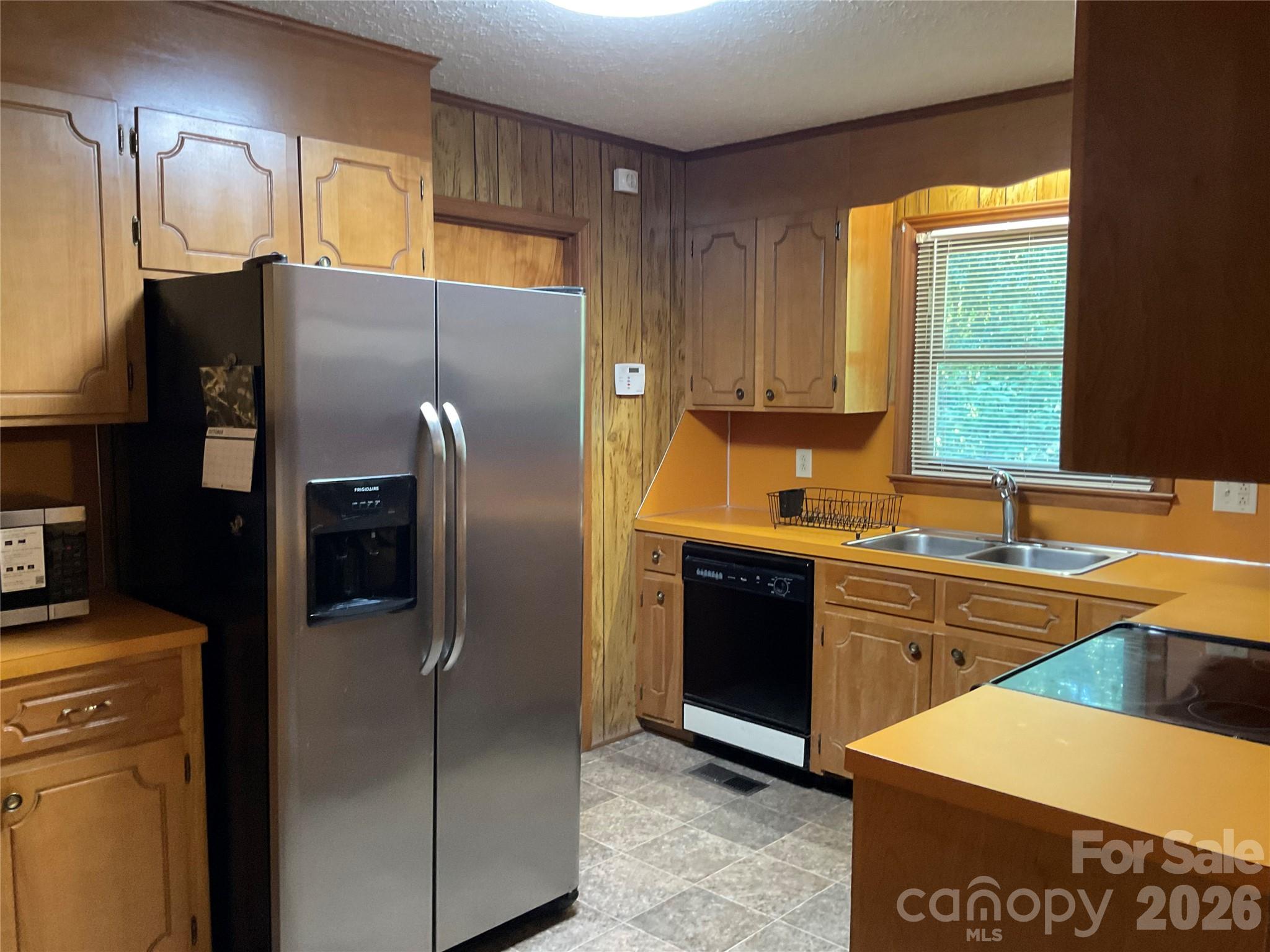 Kitchen - 2224 Ellis Road, Shelby