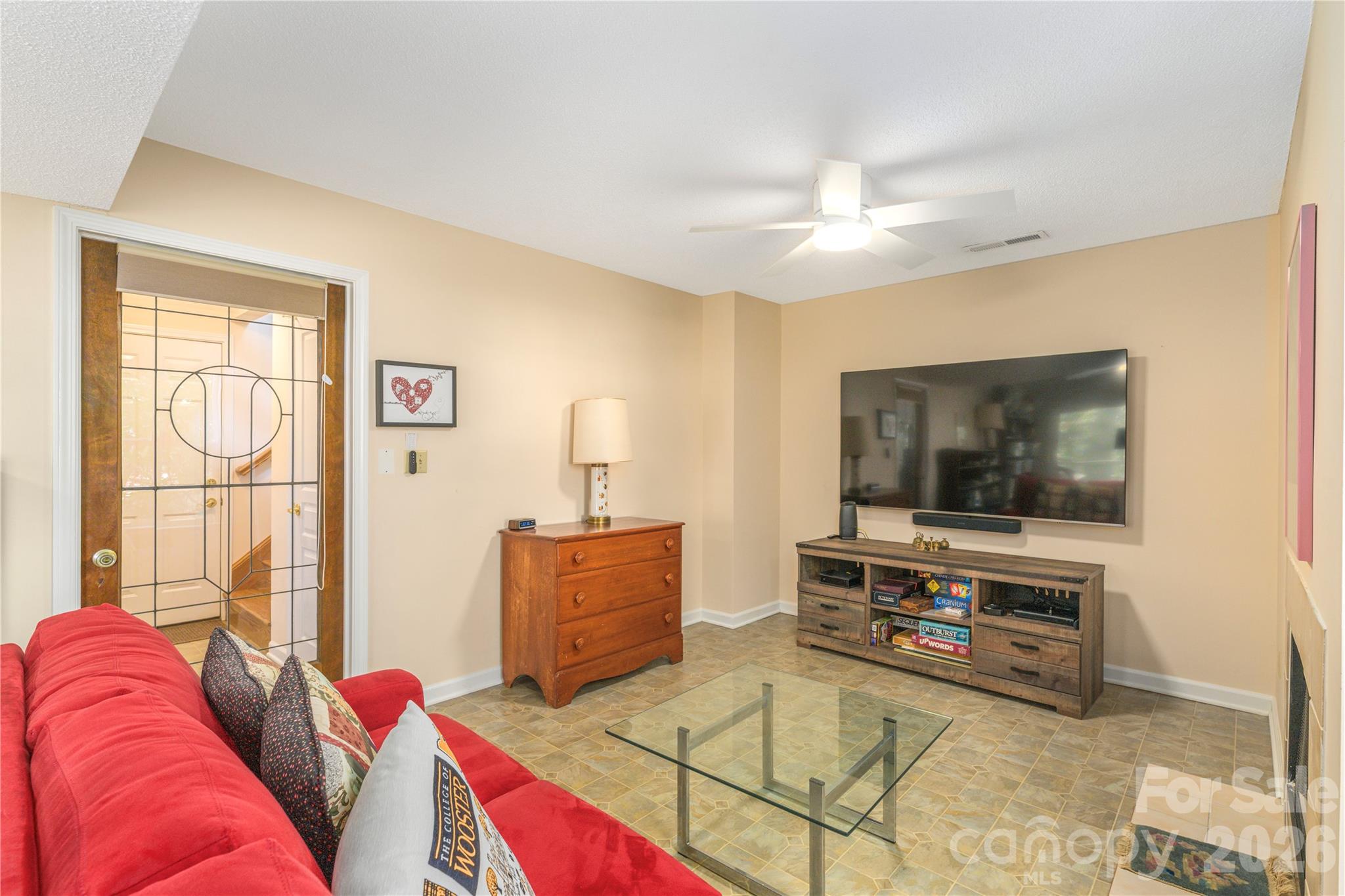 Additional recreation Area or 4rth Bedroom. - 6 Eagles Nest Lane, Asheville