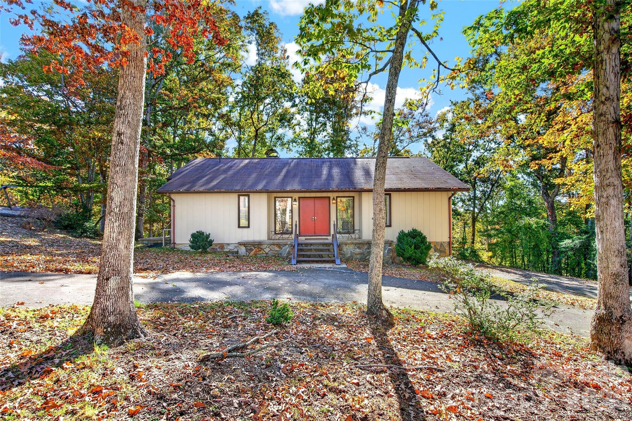 Single Family Residence at 592 Carters Ridge Road, Spruce Pine, photo 8 of 61