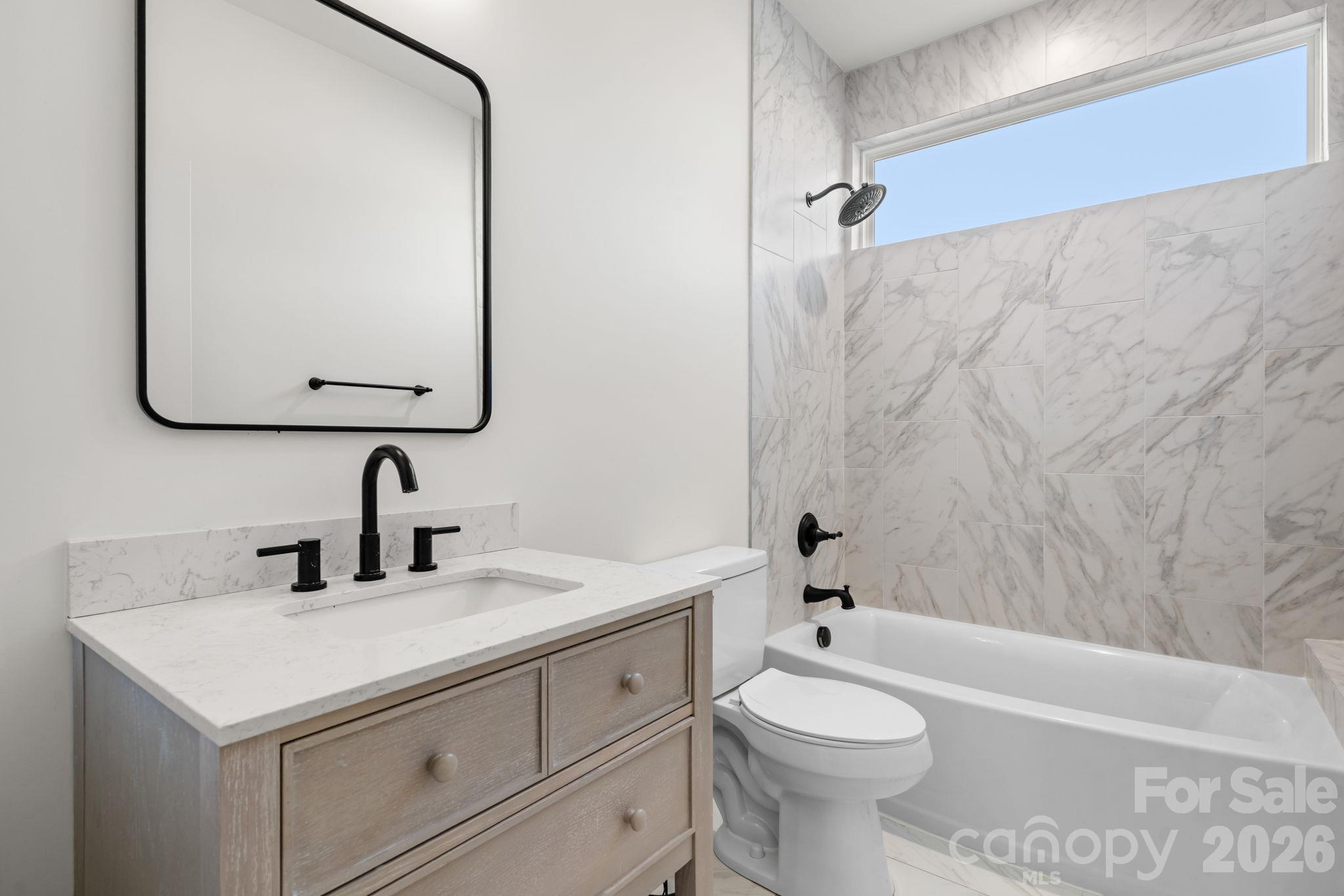 Guest Bathroom - 3782 Sarazen Court NE, Conover