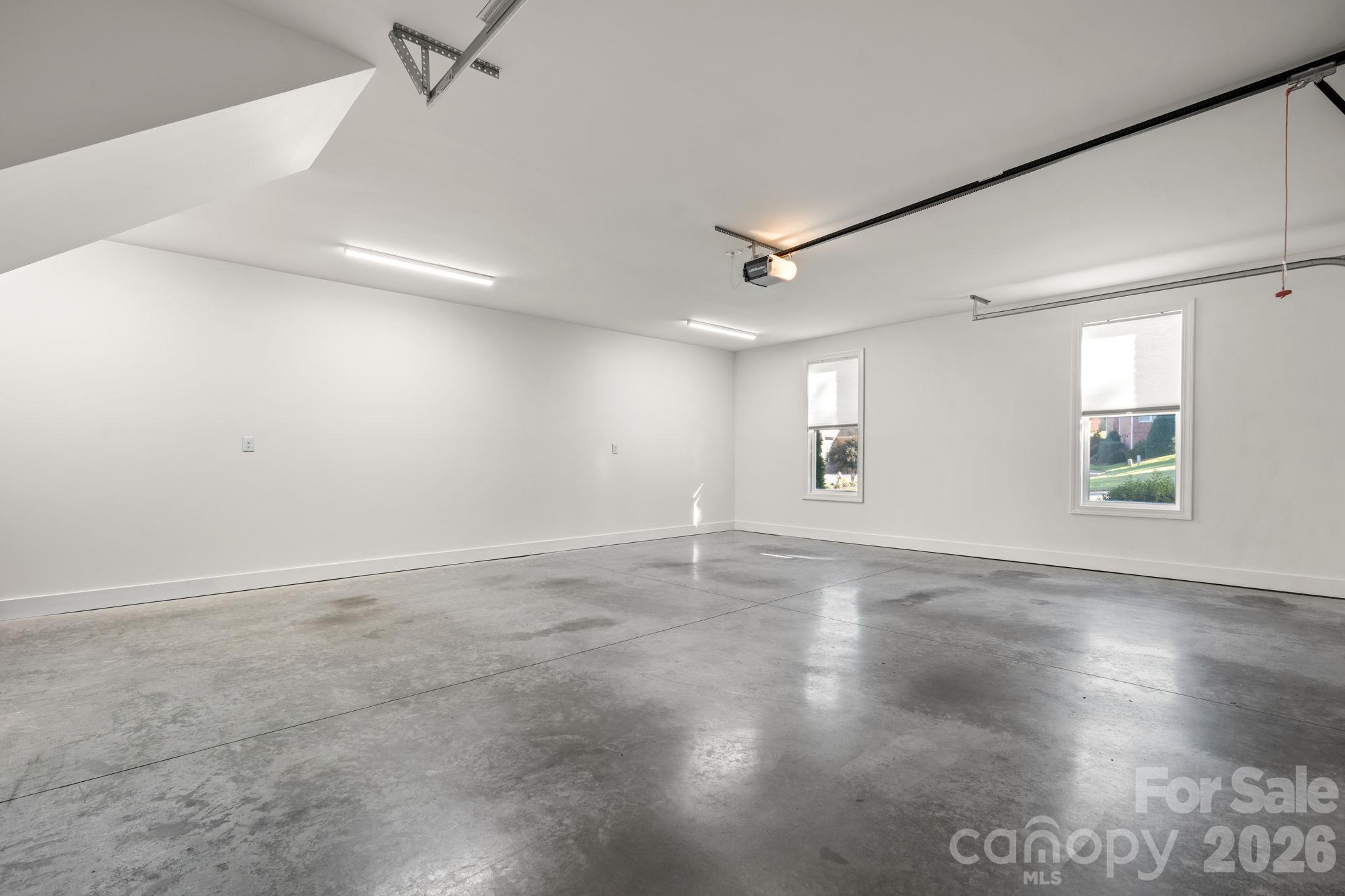 Large Garage - 3782 Sarazen Court NE, Conover