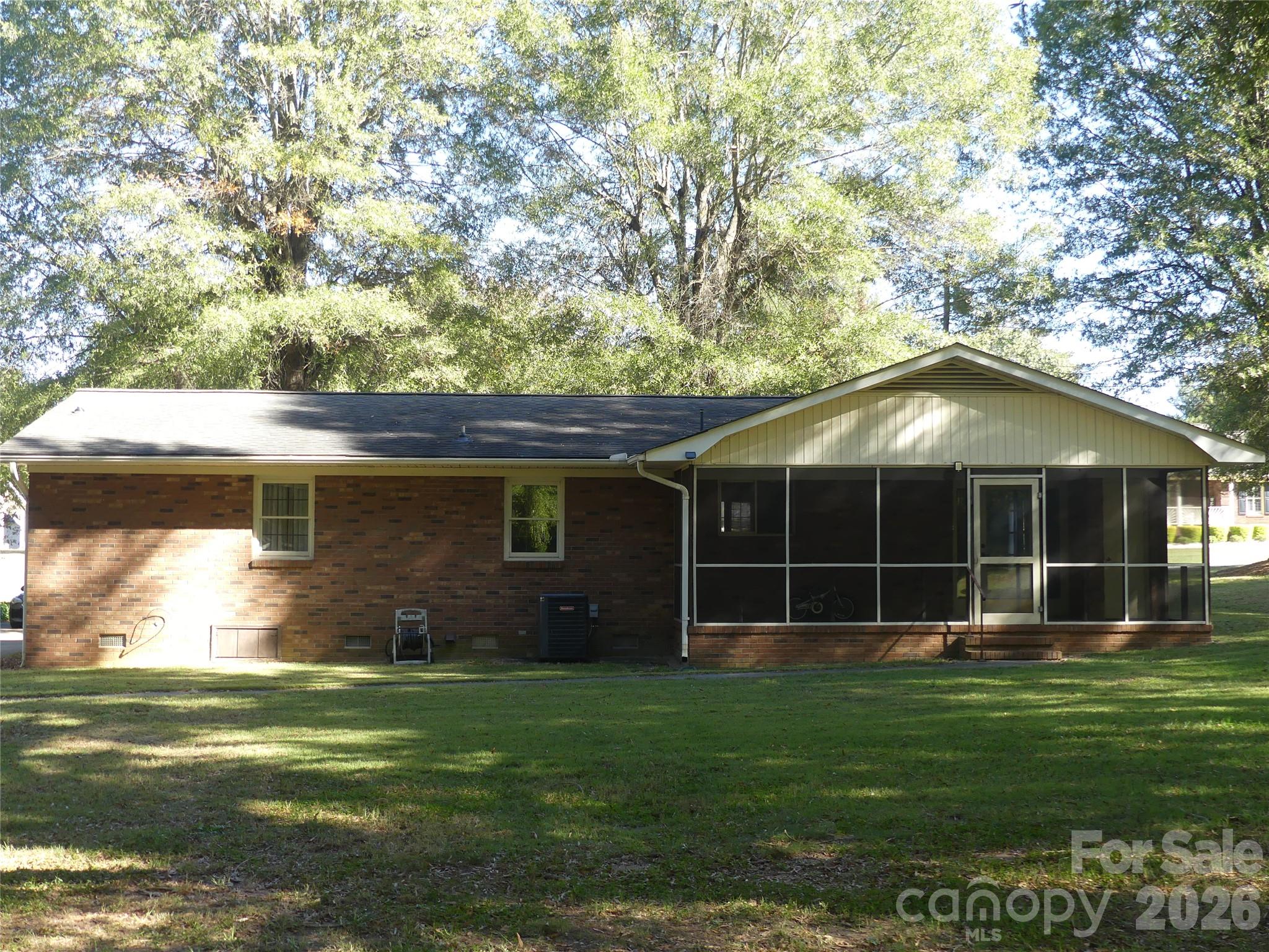 Single Family Residence at 7871 Howard Avenue, Kannapolis, photo 3 of 26
