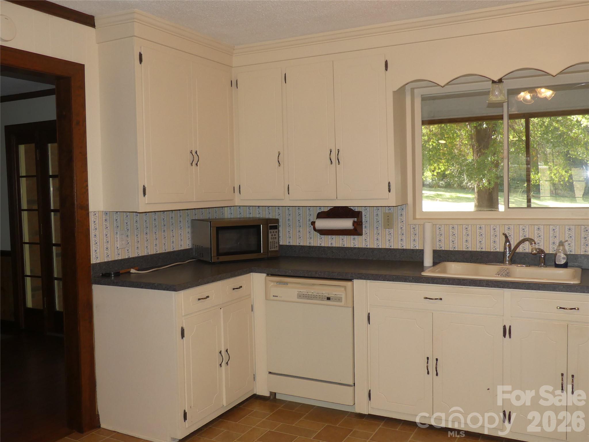 Single Family Residence at 7871 Howard Avenue, Kannapolis, photo 9 of 26