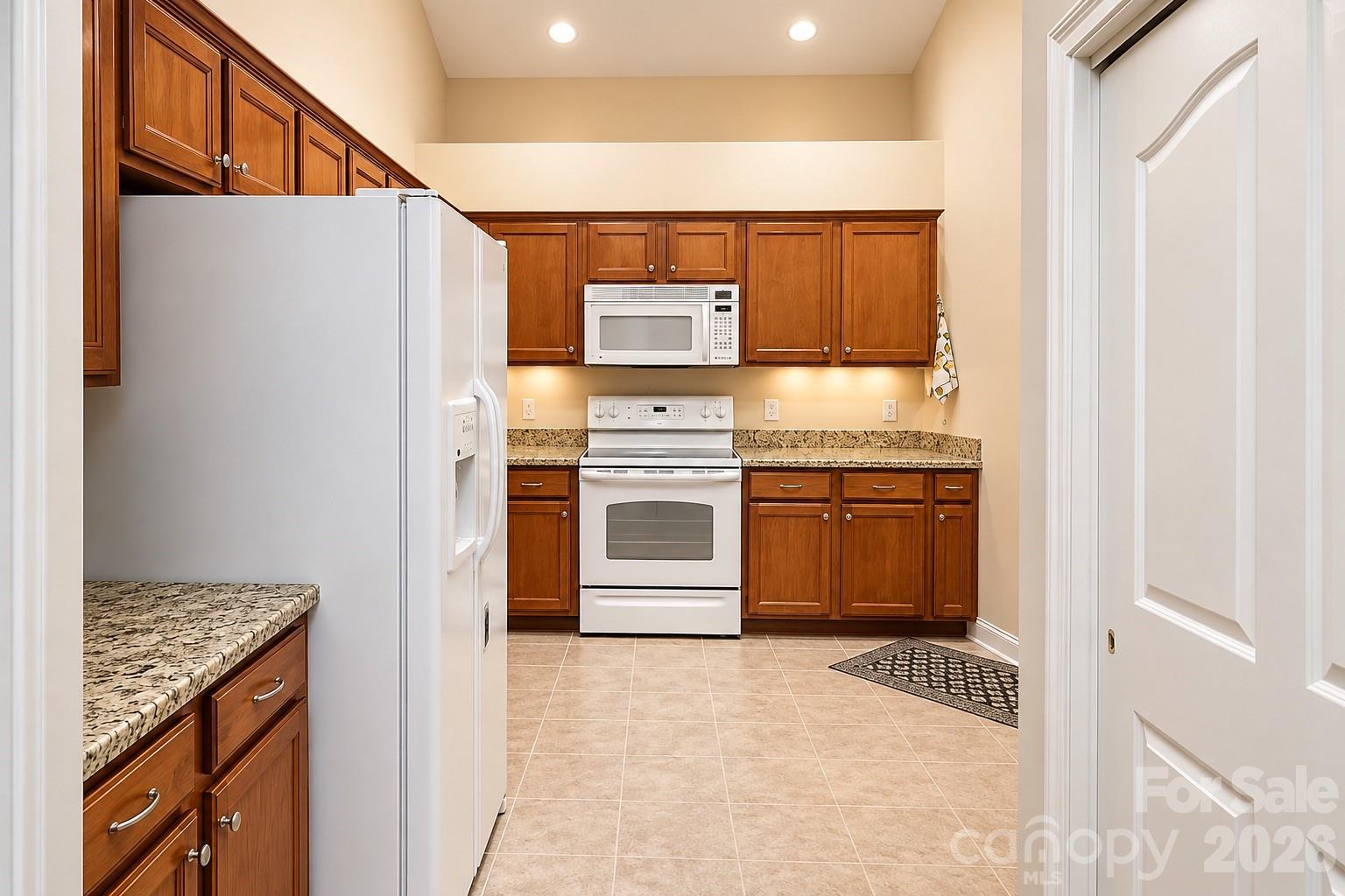 Townhouse at 76 Mountain Meadow Circle, Weaverville, photo 6 of 40