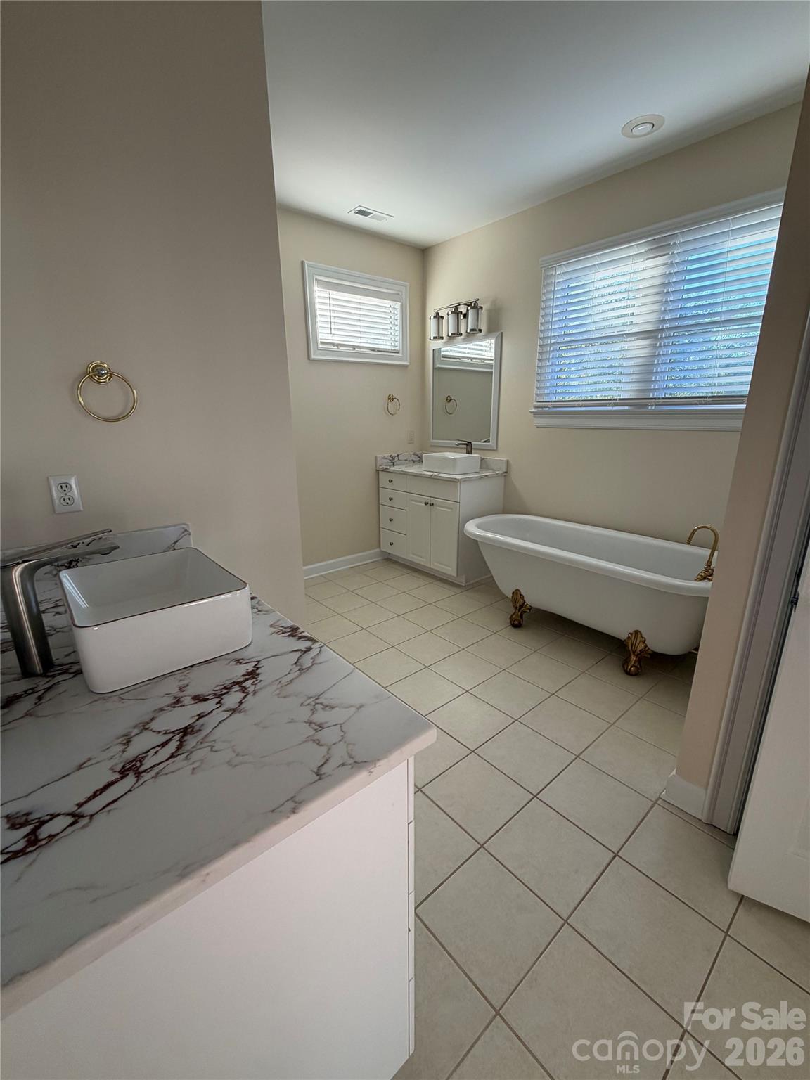 Primary bath - 4095 Principal Circle NW, Conover