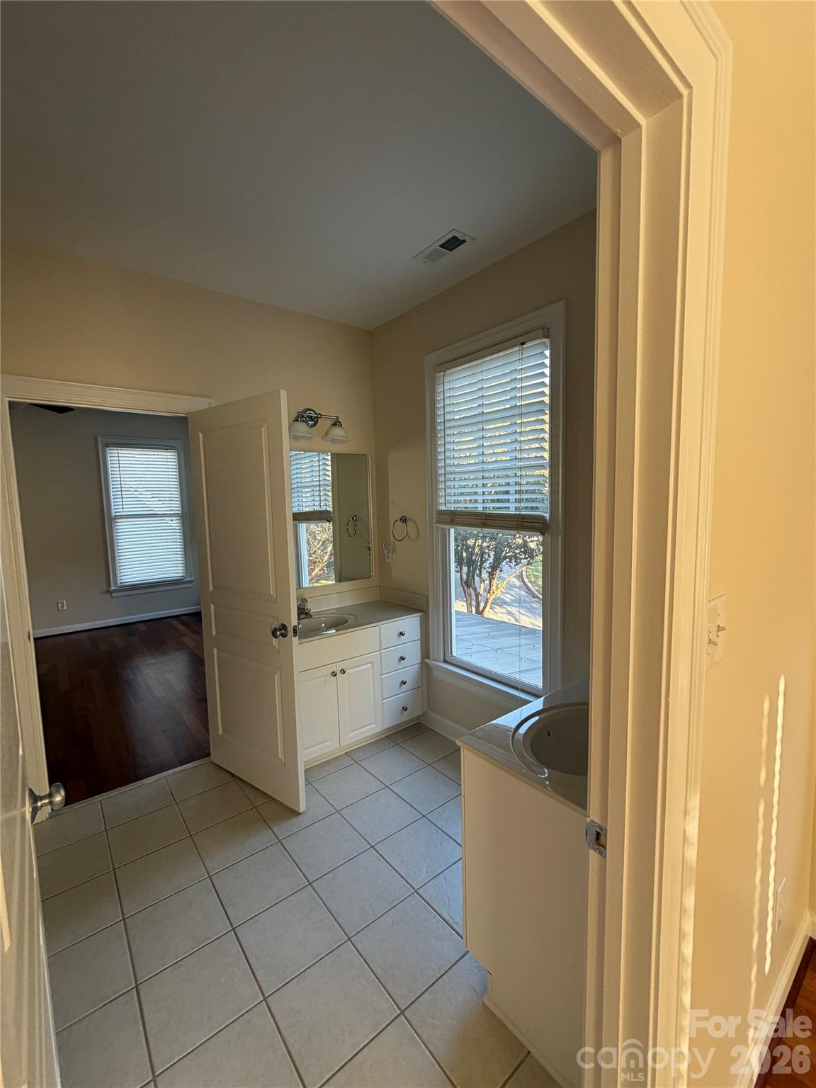 Jack and Jill bath - 4095 Principal Circle NW, Conover