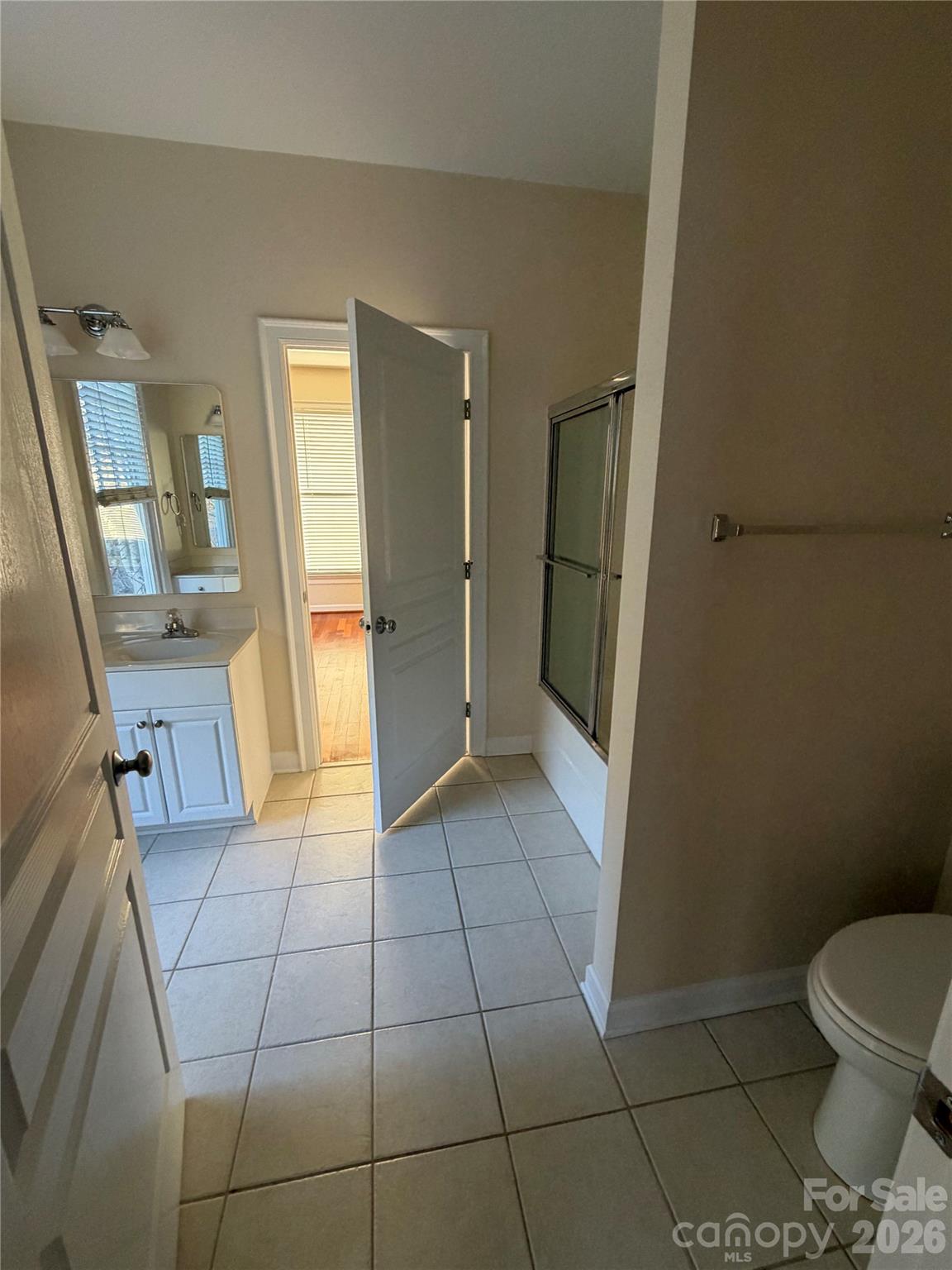 Jack and Jill bath - 4095 Principal Circle NW, Conover