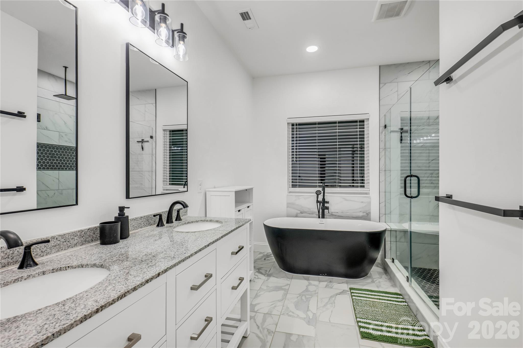 Single Family Residence at 6419 Saddlewood Drive, Waxhaw, photo 14 of 34