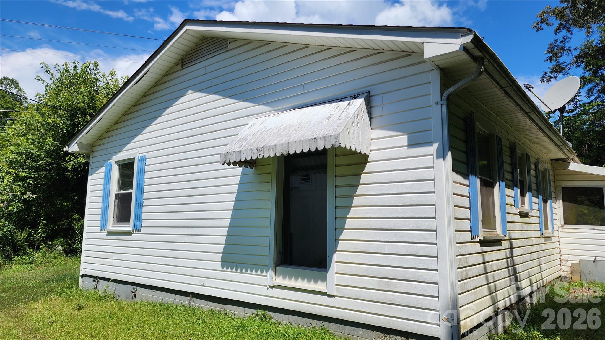 Right elevation of house - 6174 Hwy 221 Highway N, Marion