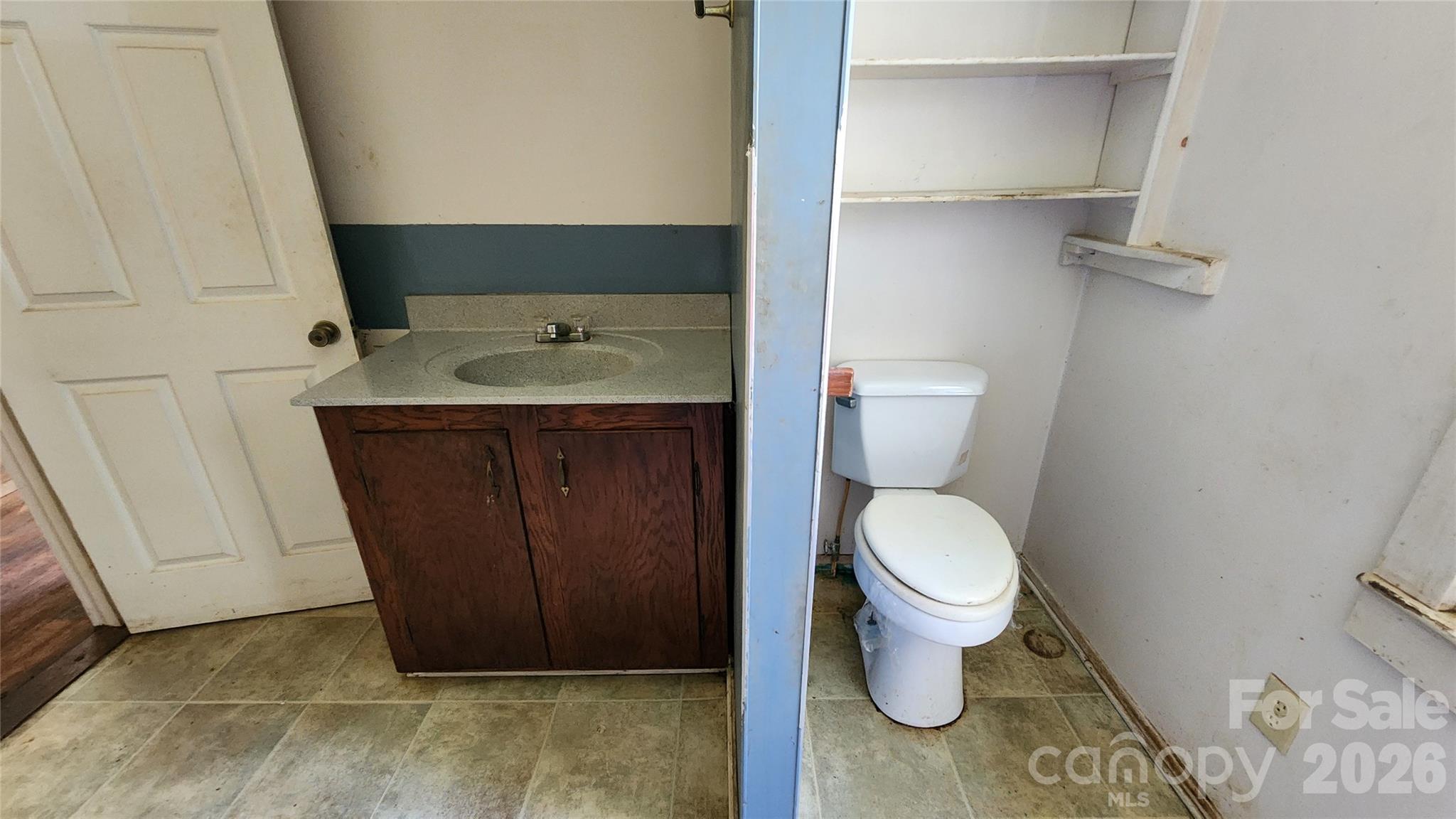 Hall Bath - 6174 Hwy 221 Highway N, Marion