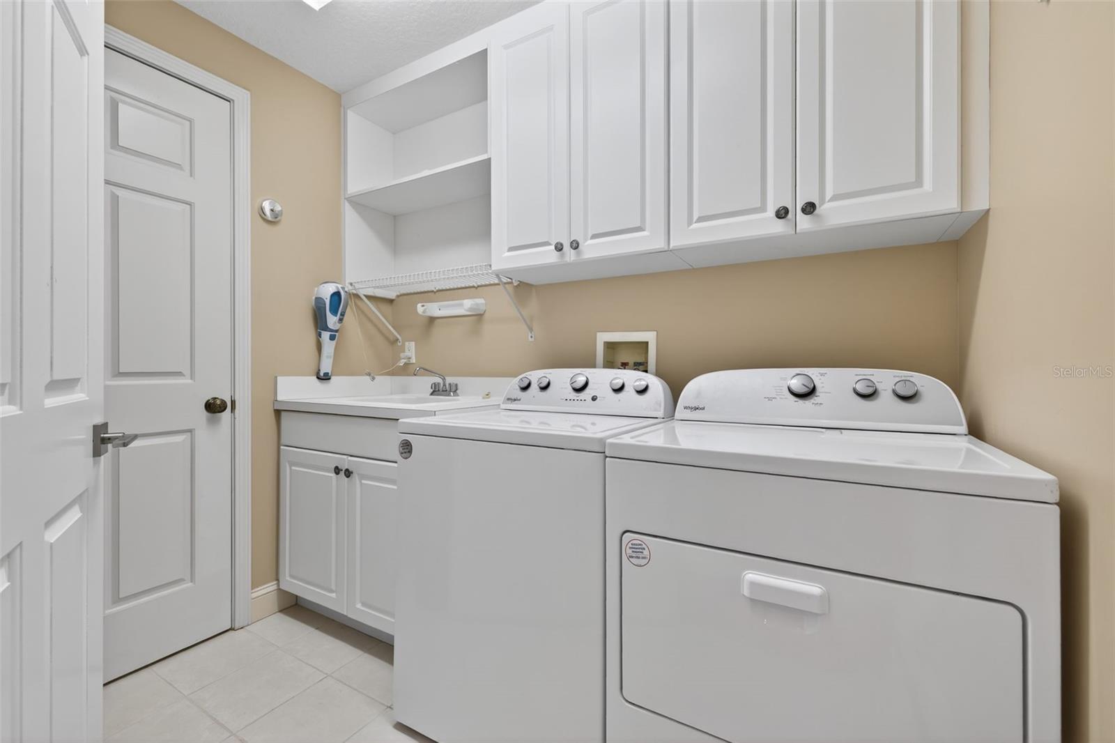 Laundry Room with extra Storage - 555 5TH AVE NE #332, ST PETERSBURG