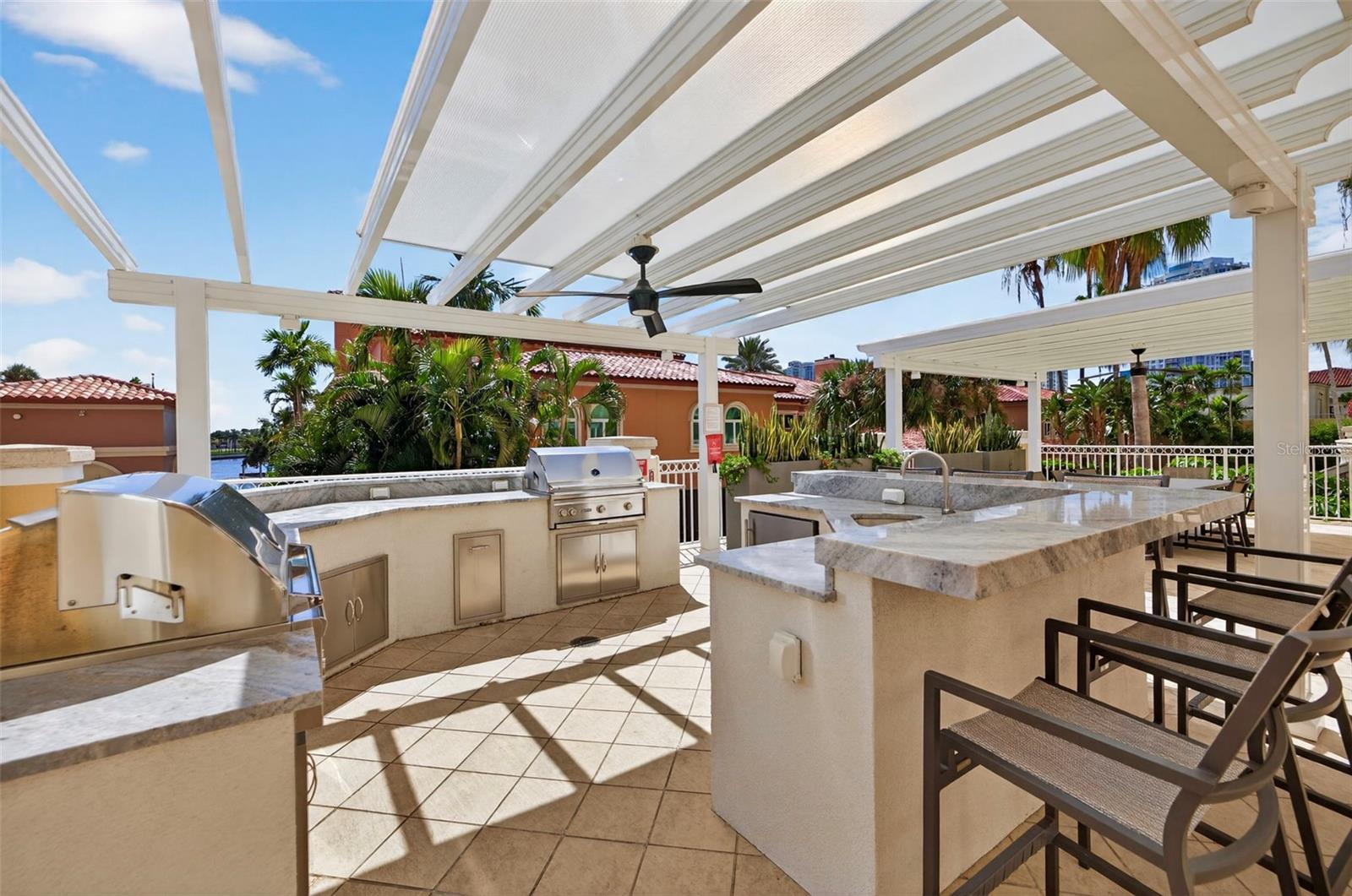 Grill and Dining in the Pool area - 555 5TH AVE NE #332, ST PETERSBURG