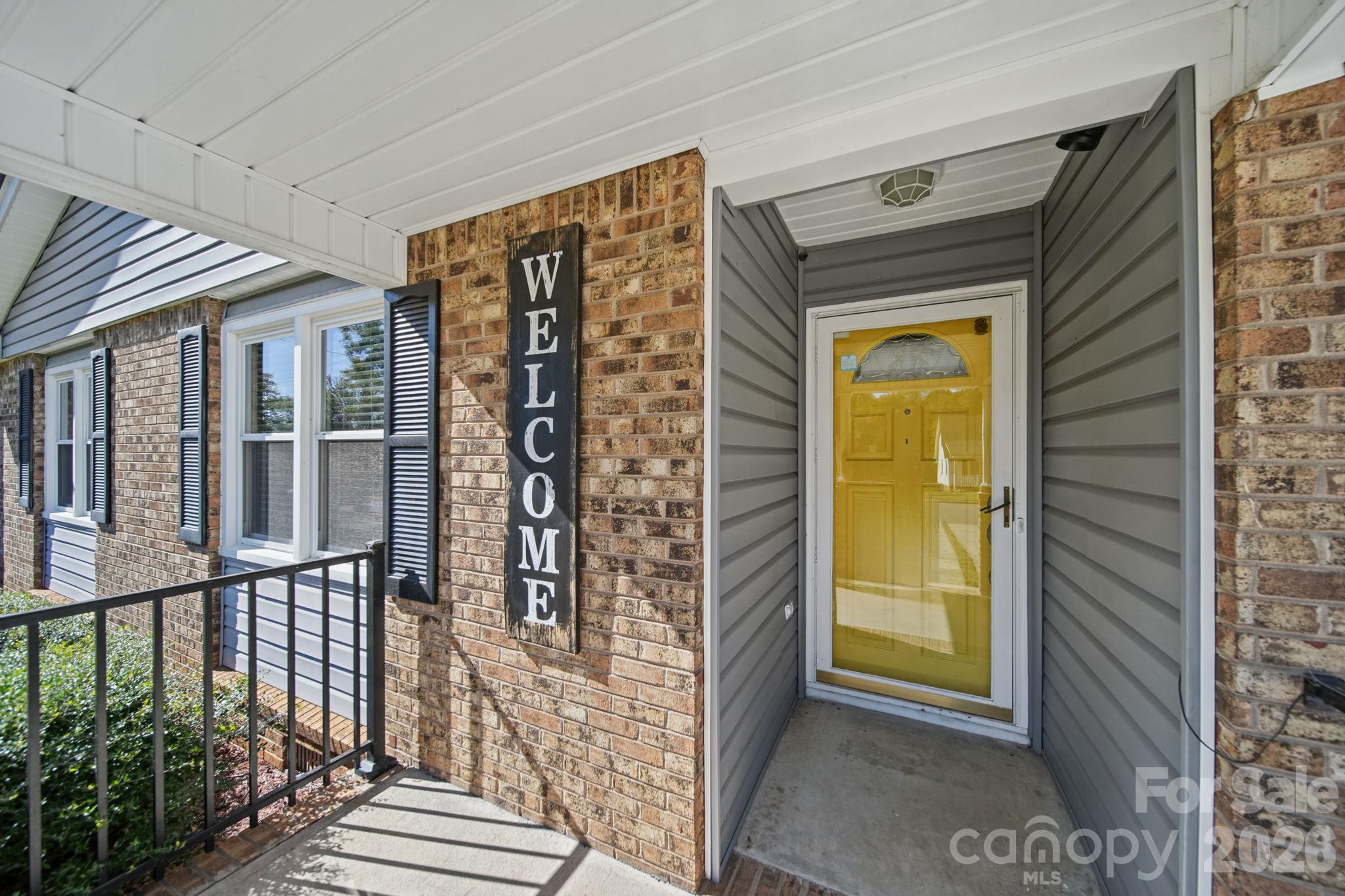 Single Family Residence at 2638 Castle Hill Road, Gastonia, photo 4 of 48