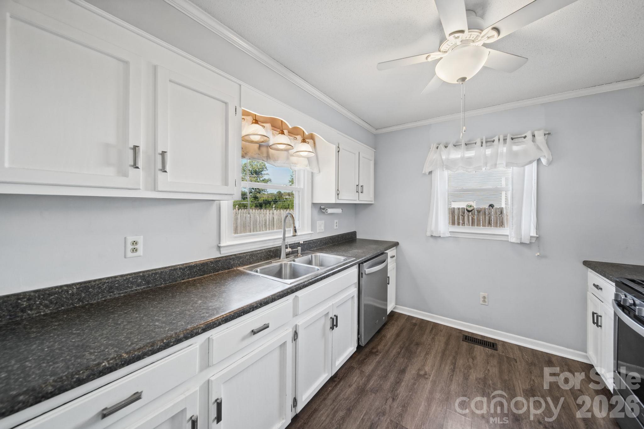 Single Family Residence at 2638 Castle Hill Road, Gastonia, photo 15 of 48