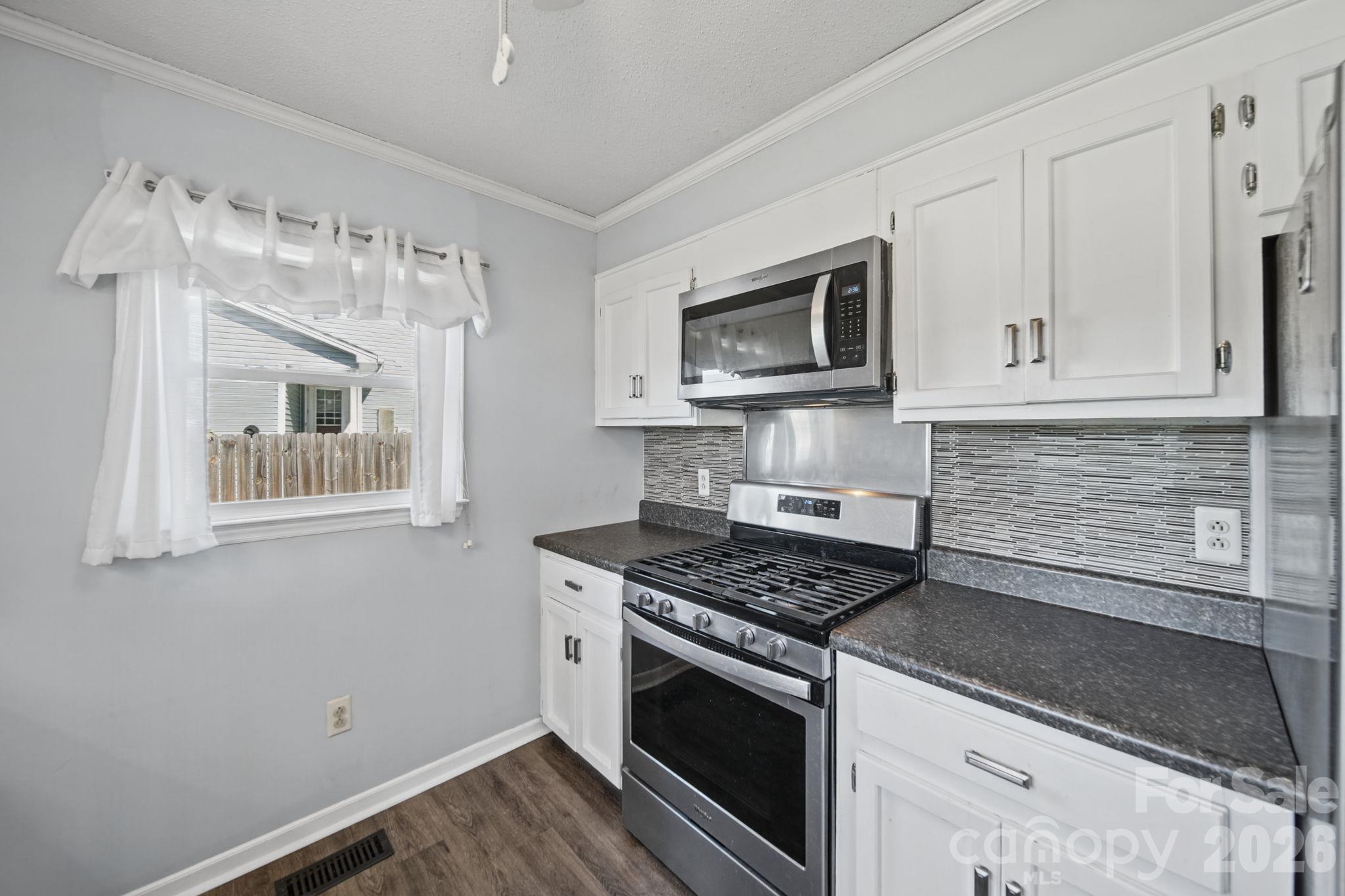 Single Family Residence at 2638 Castle Hill Road, Gastonia, photo 16 of 48