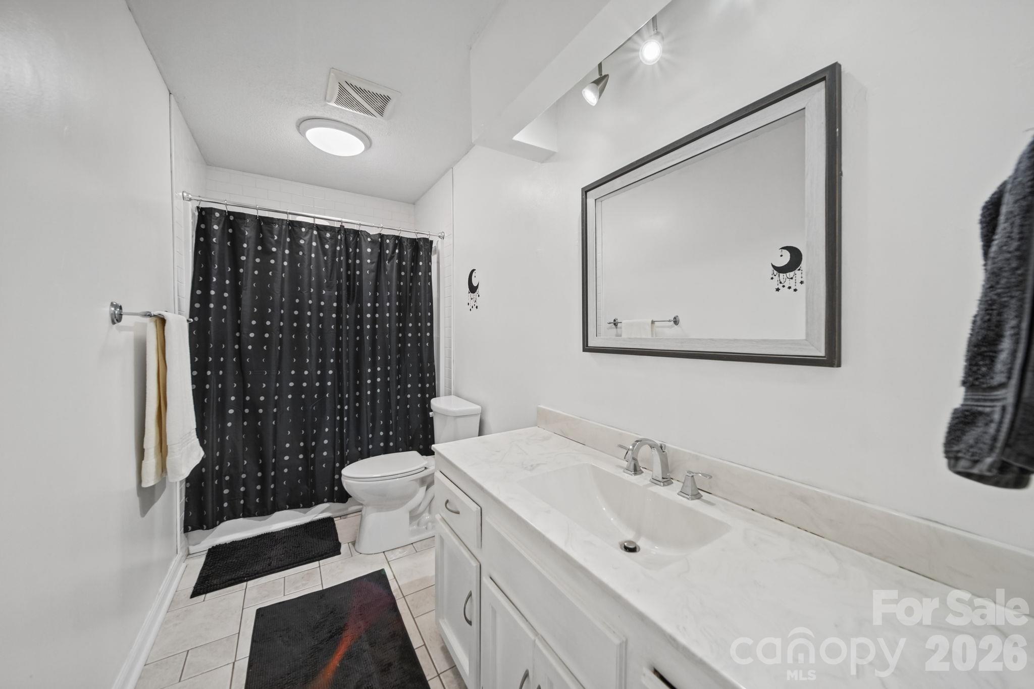 Single Family Residence at 2638 Castle Hill Road, Gastonia, photo 27 of 48
