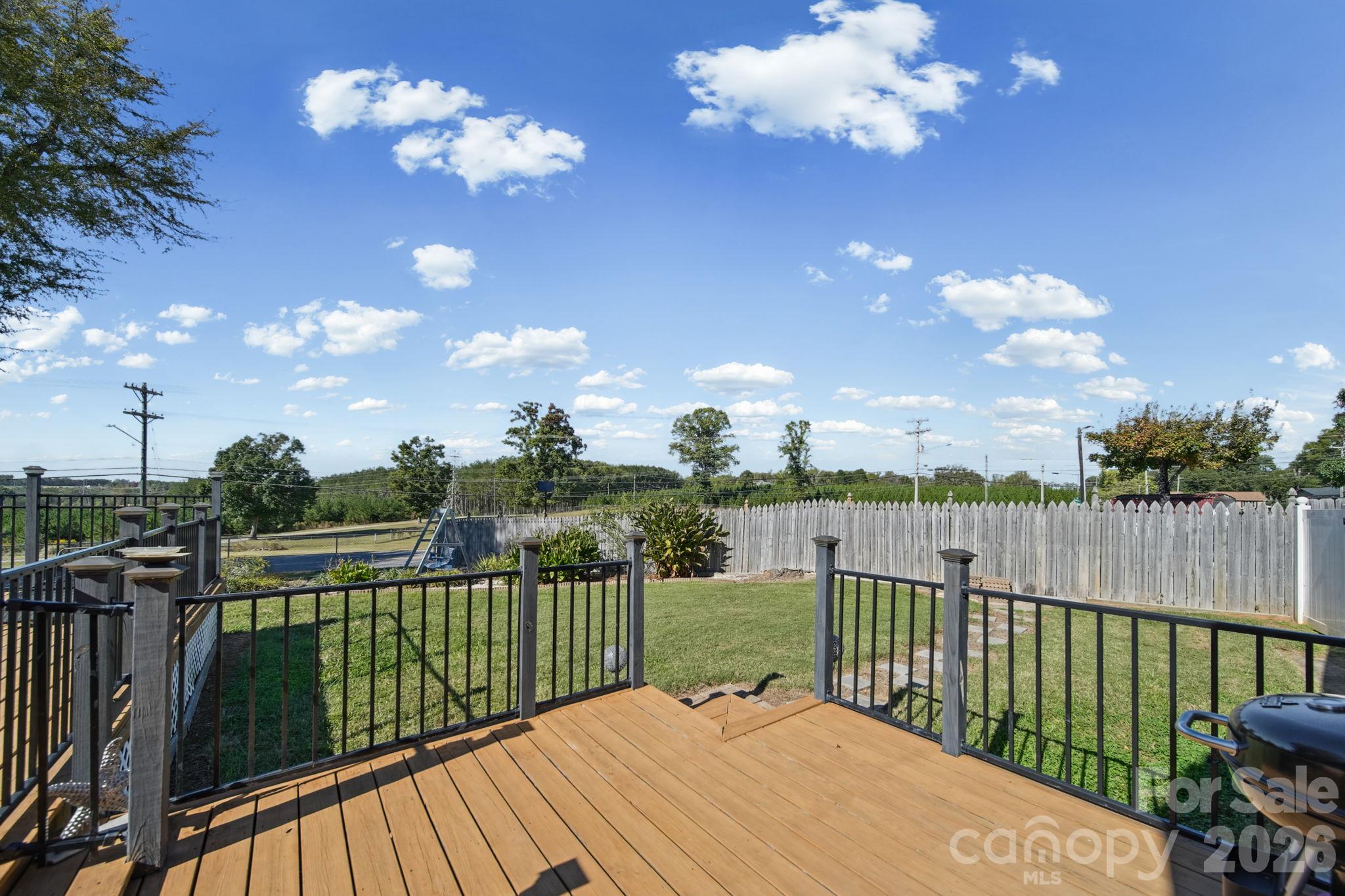 Single Family Residence at 2638 Castle Hill Road, Gastonia, photo 35 of 48