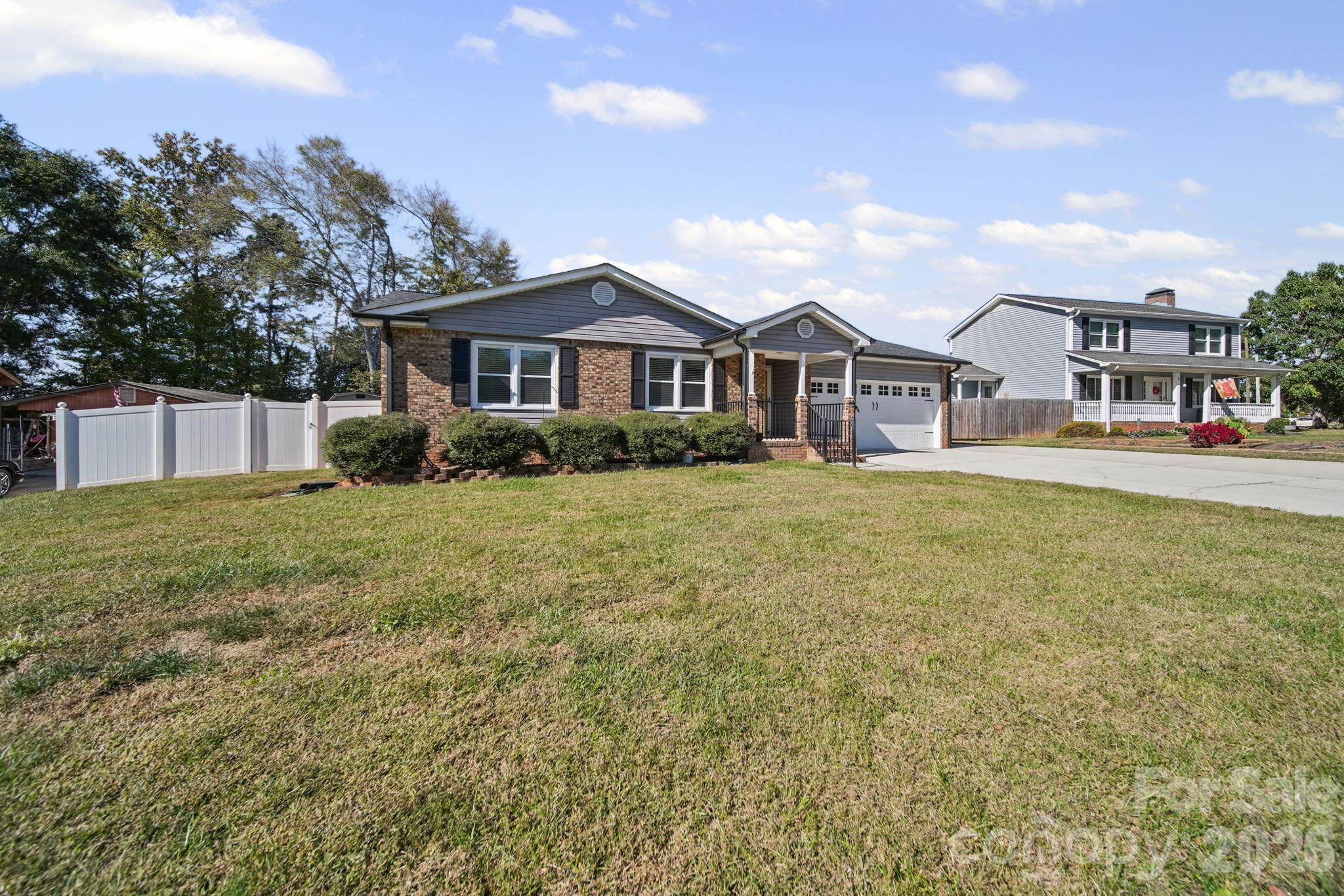 Single Family Residence at 2638 Castle Hill Road, Gastonia, photo 42 of 48