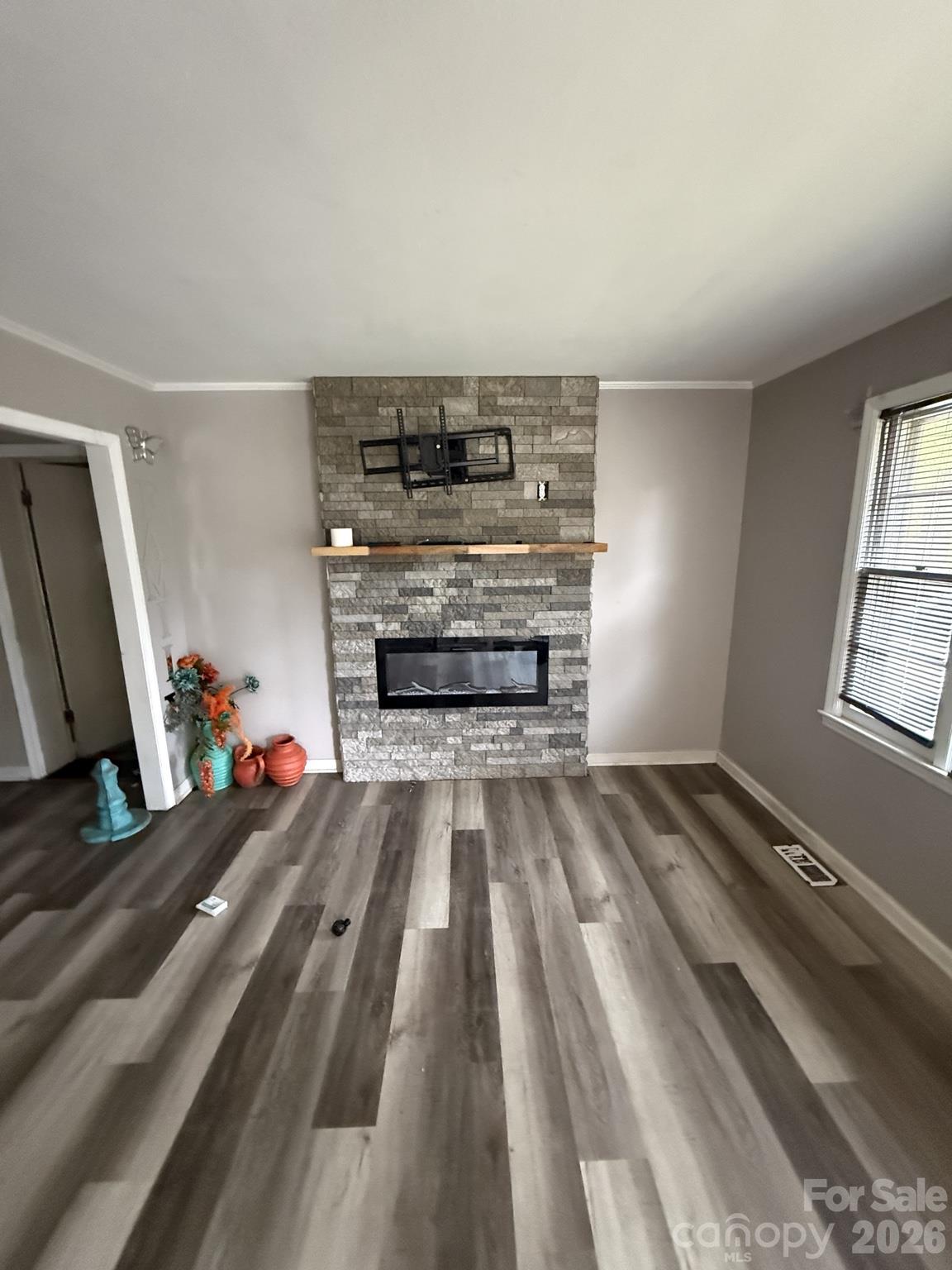 living room - 907 Marion Street, Lancaster