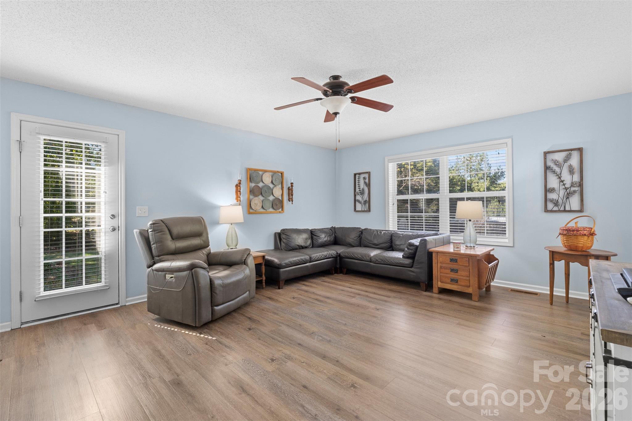FAMILY ROOM - 40237 Palmerville Road, New London