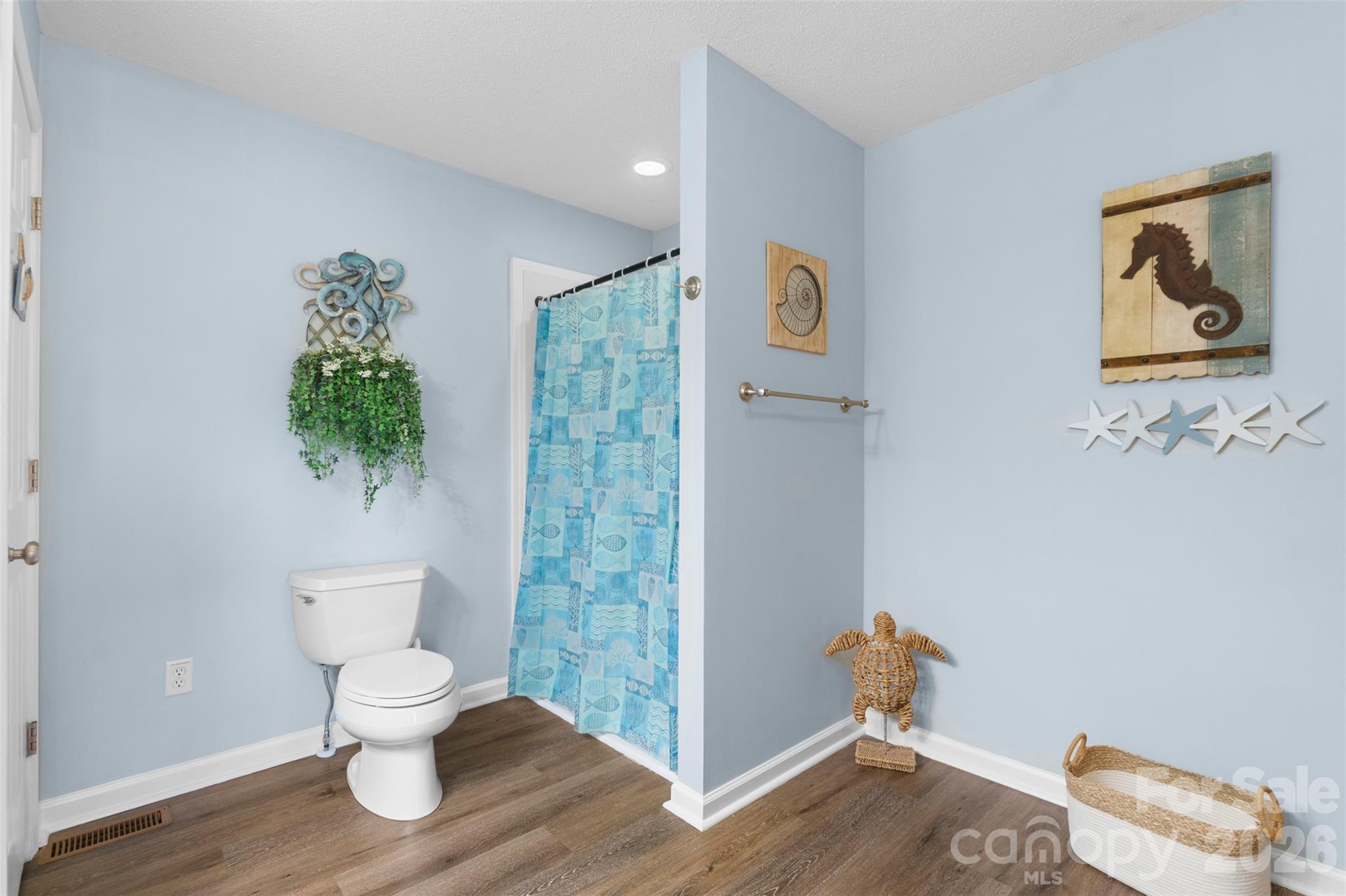 EN SUITE PRIMARY BATH - 40237 Palmerville Road, New London