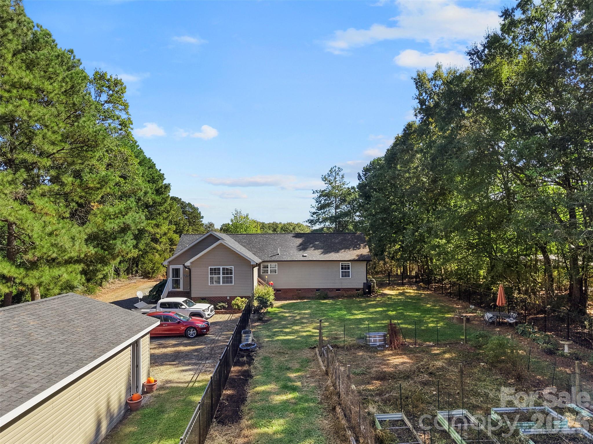 BACK YARD - 40237 Palmerville Road, New London
