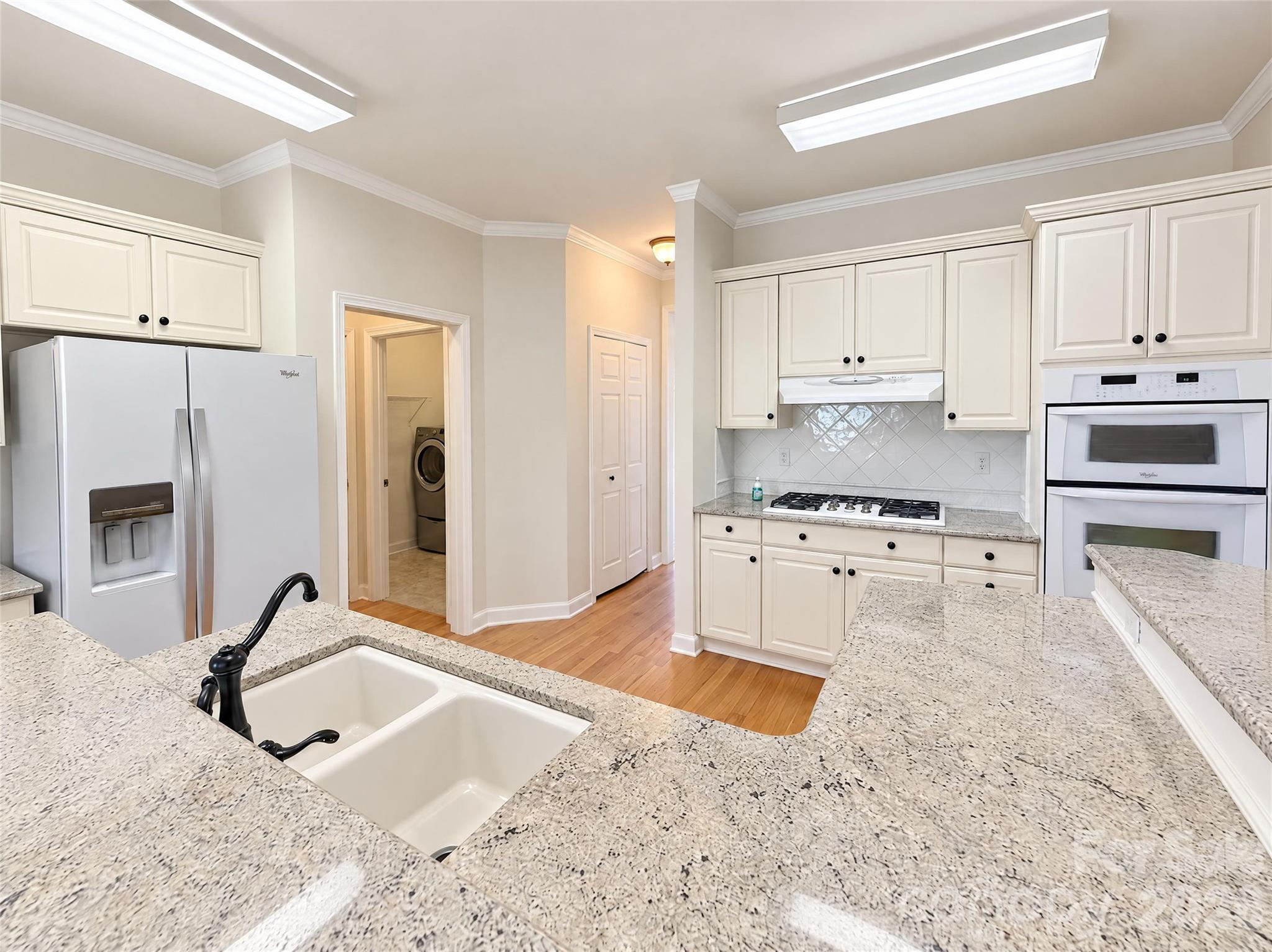 Single Family Residence at 4804 Poplar Grove Drive, Charlotte, photo 6 of 36