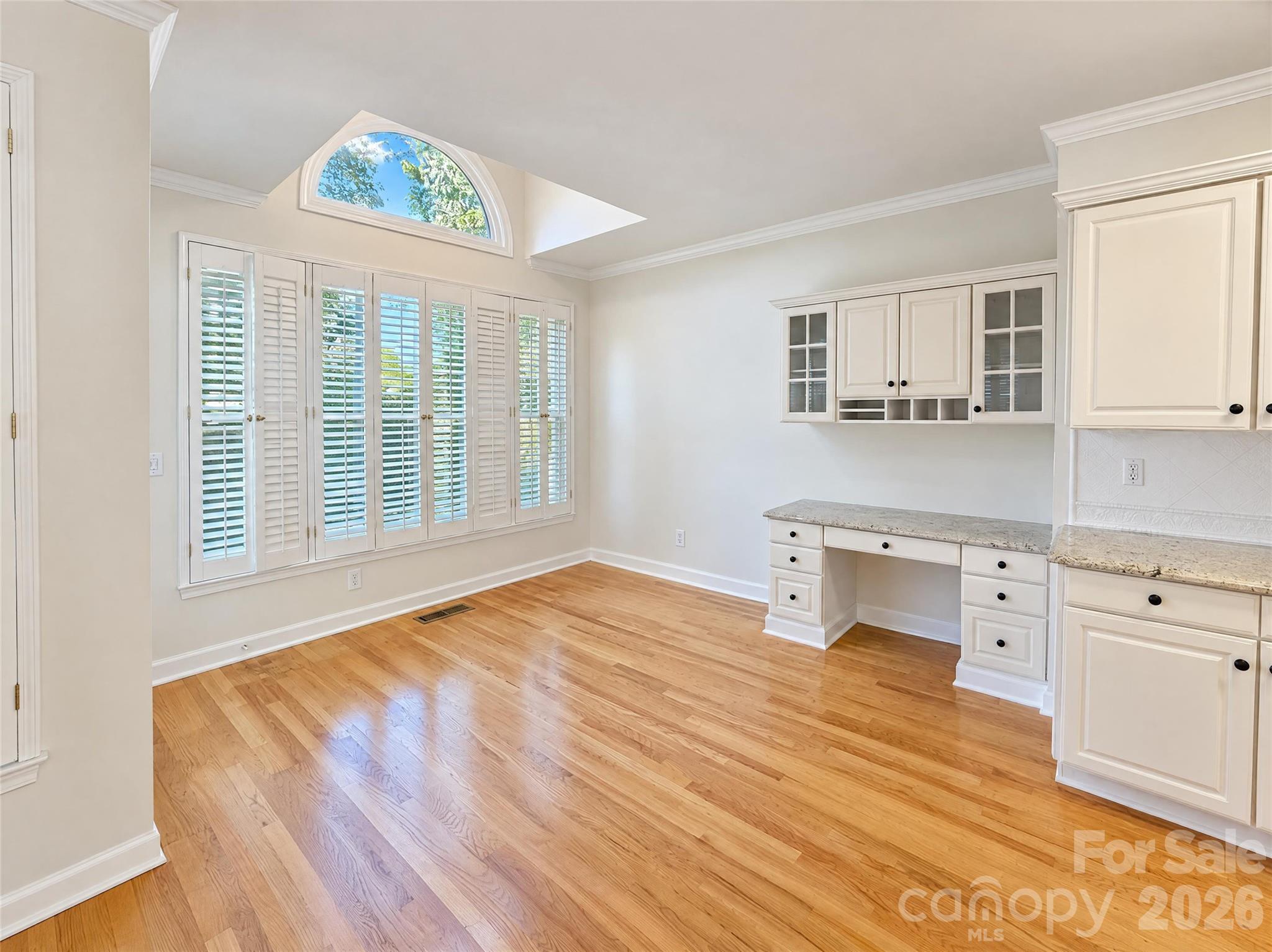 Single Family Residence at 4804 Poplar Grove Drive, Charlotte, photo 9 of 36
