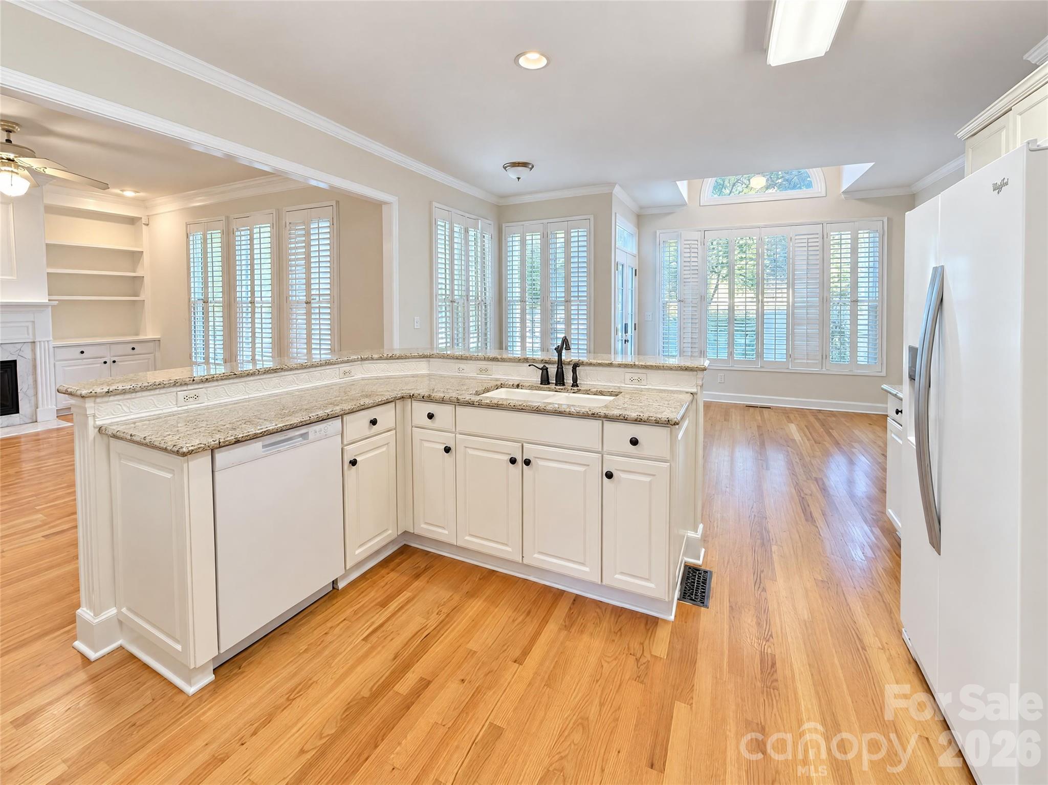 Single Family Residence at 4804 Poplar Grove Drive, Charlotte, photo 10 of 36
