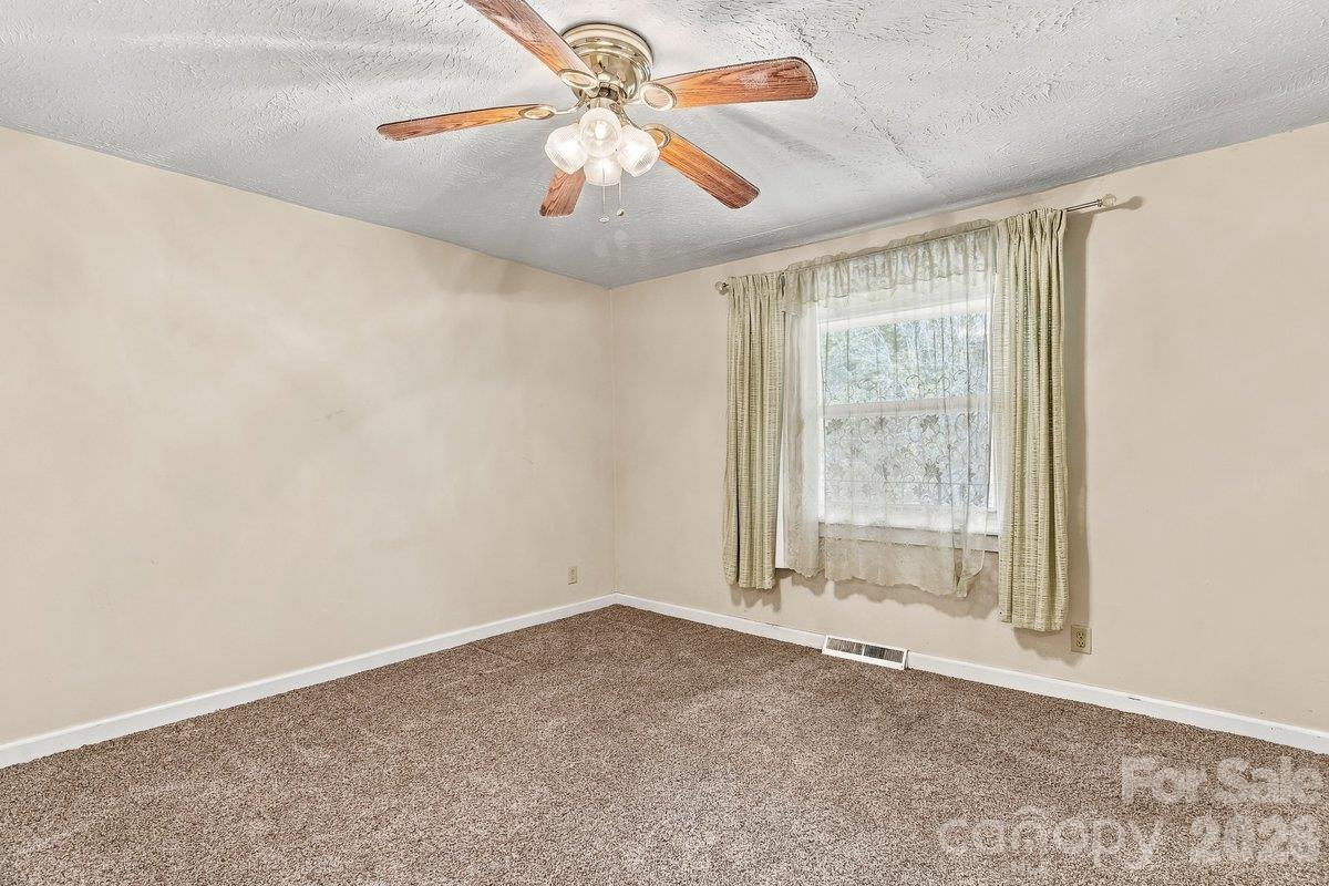 Single Family Residence at 11 Whitt Road, Weaverville, photo 10 of 20