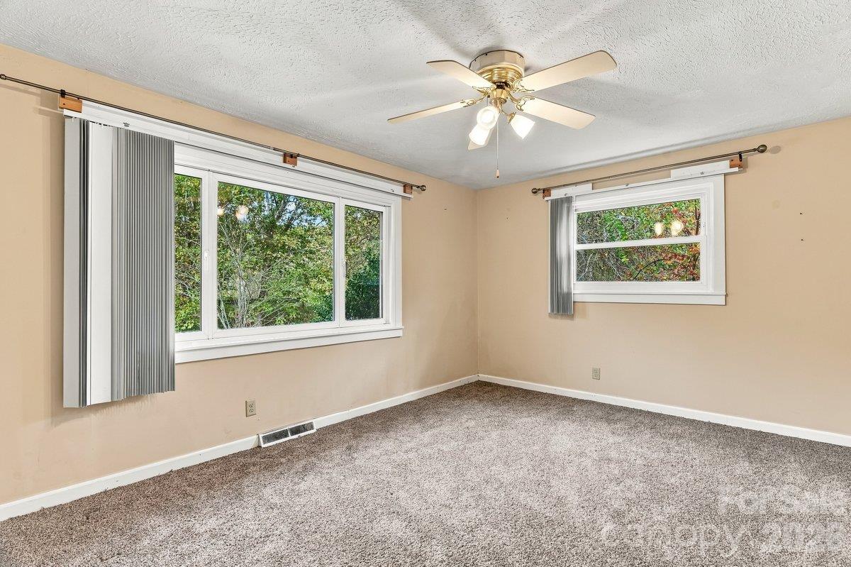Single Family Residence at 11 Whitt Road, Weaverville, photo 11 of 20