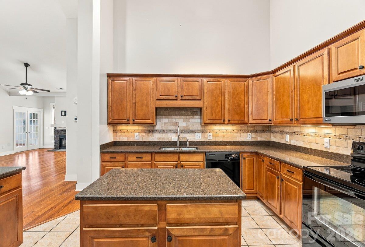 Townhouse at 51 Westfield Way, Candler, photo 15 of 35
