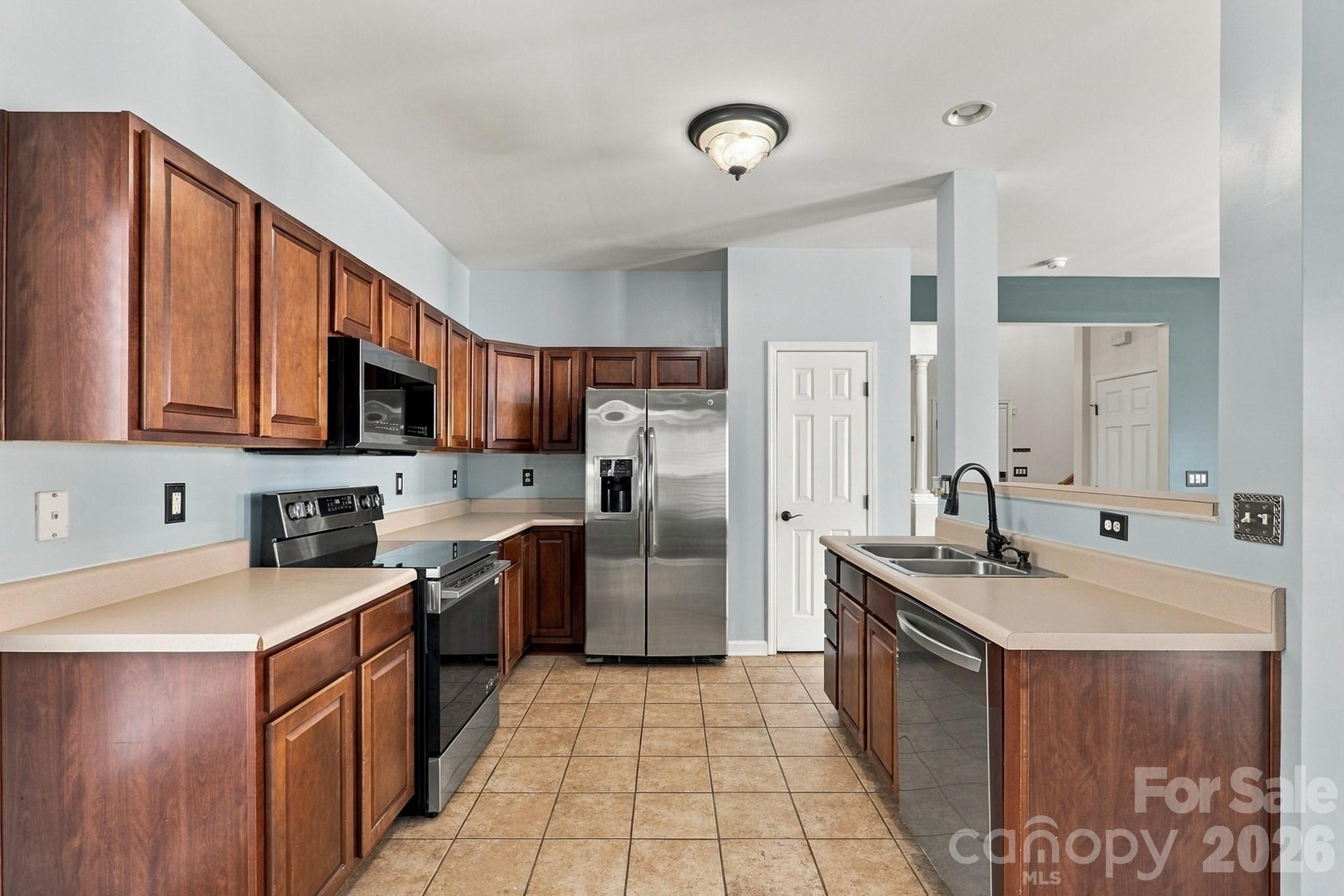 Single Family Residence at 11921 Snapping Turtle Lane, Huntersville, photo 5 of 37