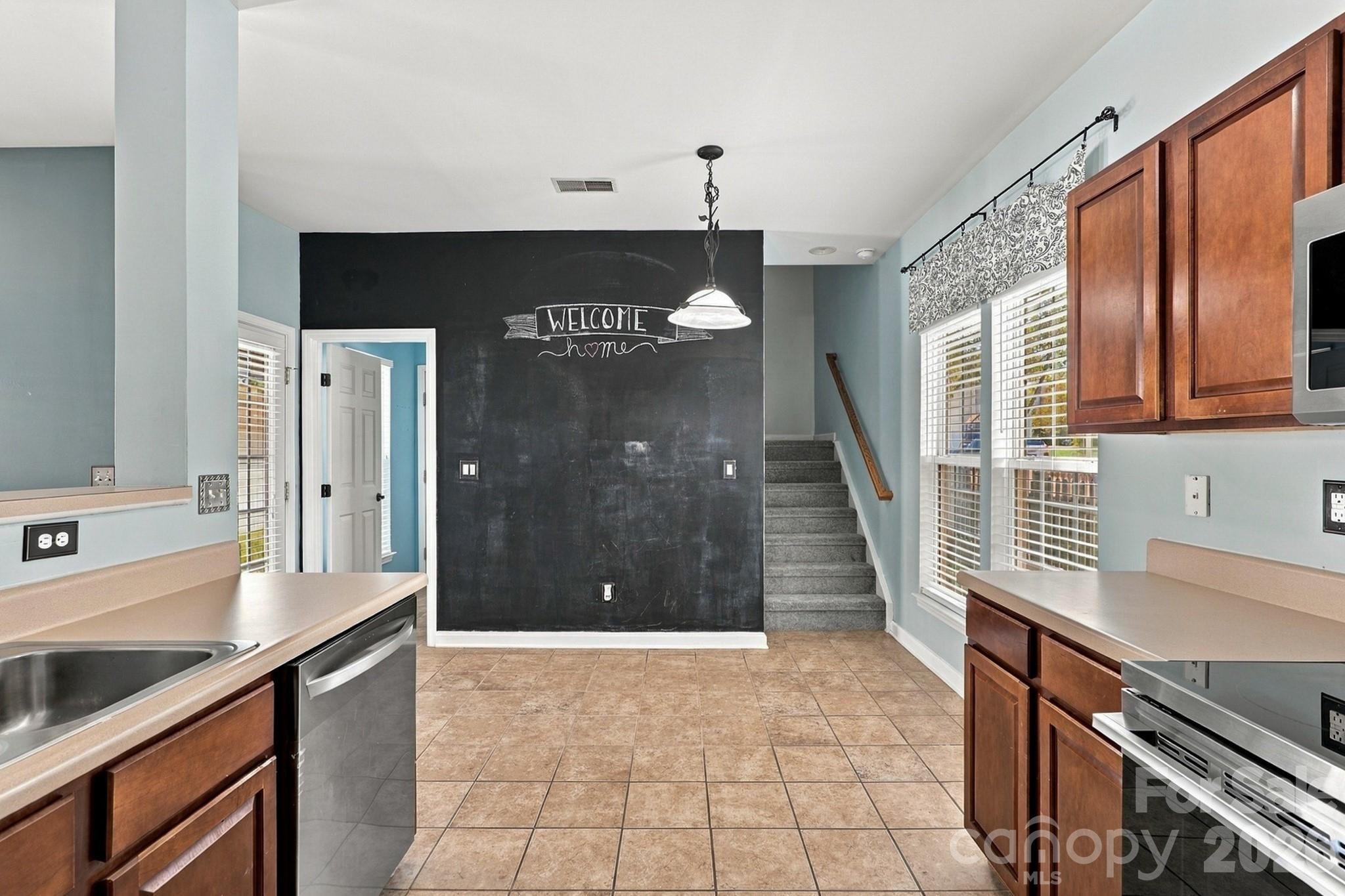 Single Family Residence at 11921 Snapping Turtle Lane, Huntersville, photo 8 of 37