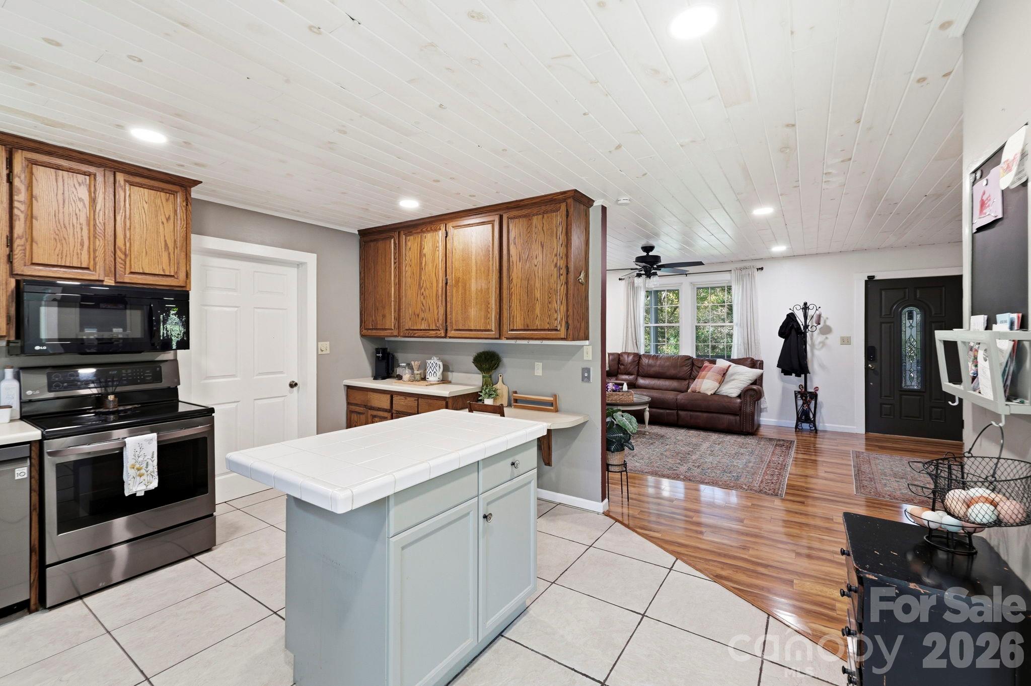 Single Family Residence at 6 Gun Flint Trail, Fletcher, photo 15 of 38